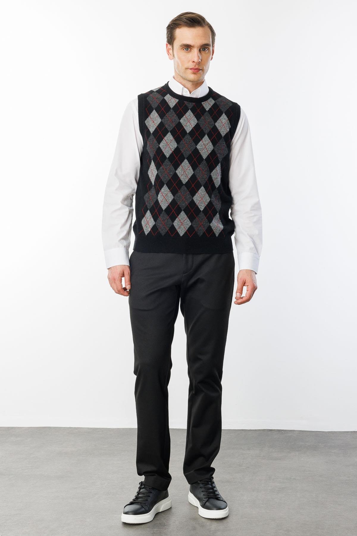 24509Erkek Sıfır Yaka Önü Baklava Desenli Yün Süveter Siyah