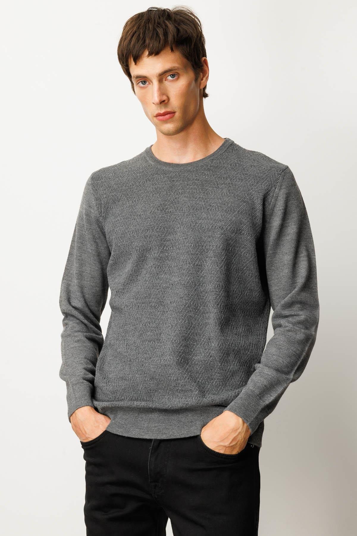 25607Erkek Sıfır Yaka Önü Baklavalı Triko Kazak Füme