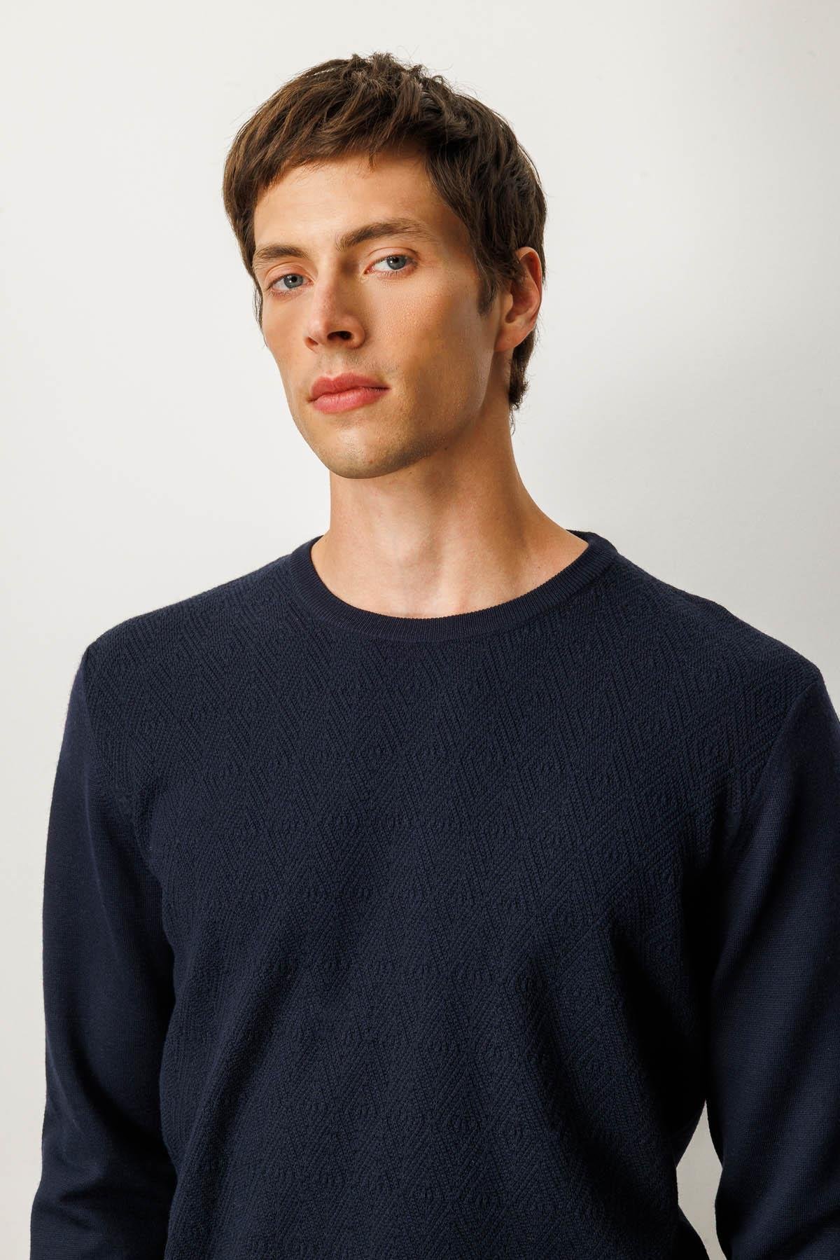 25607Erkek Sıfır Yaka Önü Baklavalı Triko Kazak K.Lacivert