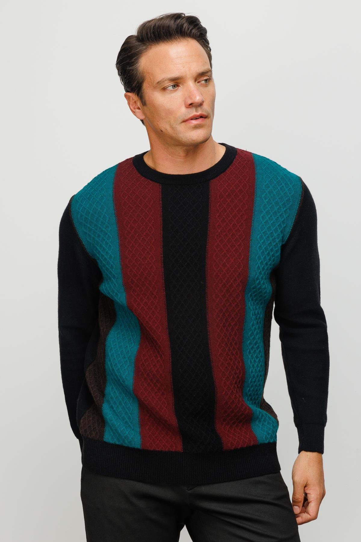 23505Erkek Sıfır Yaka Önü Renkli Yürütmeli Yün Kazak Siyah