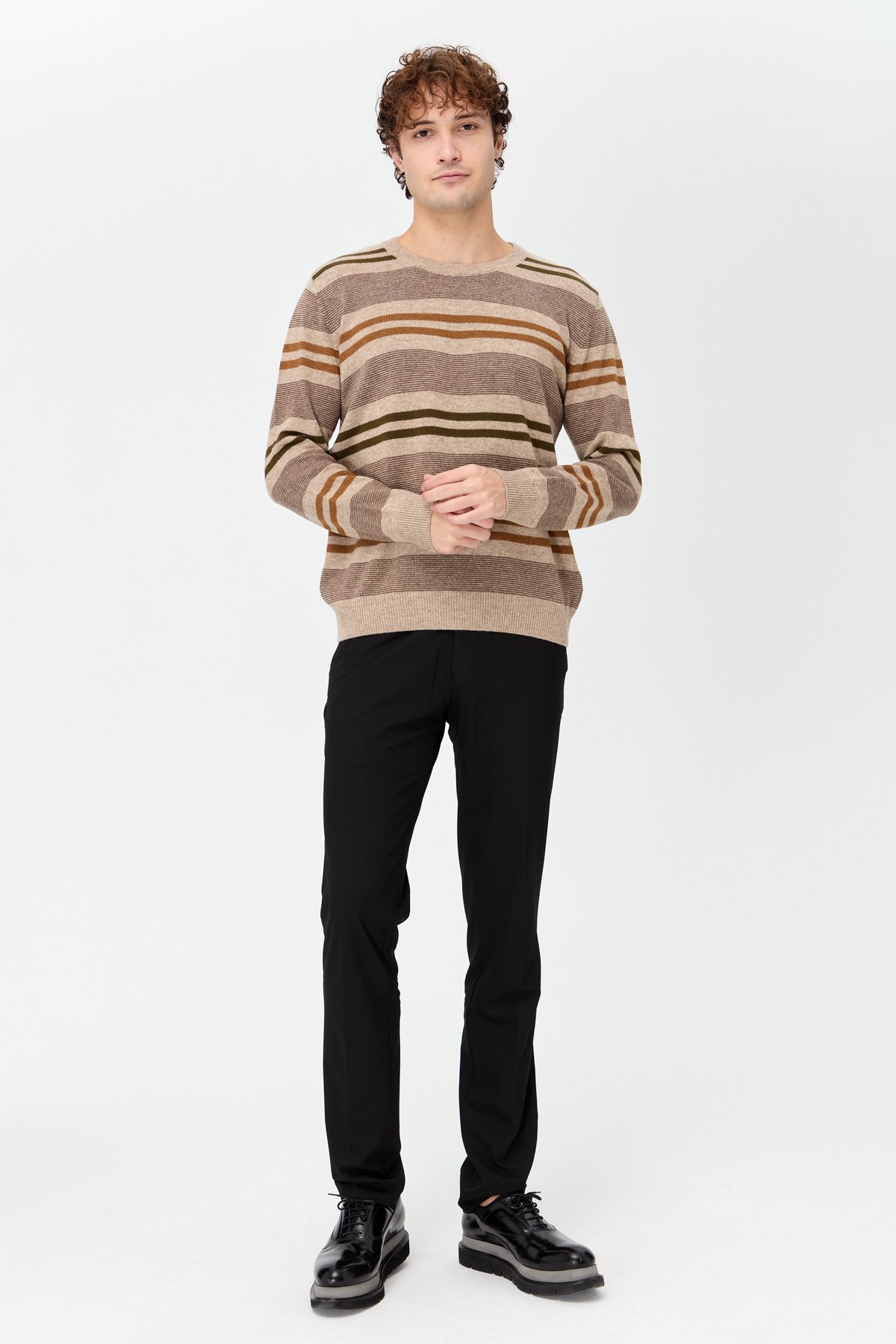 23500Erkek Sıfır Yaka Renkli Çizgili Klasik Yün Kazak K.Bej