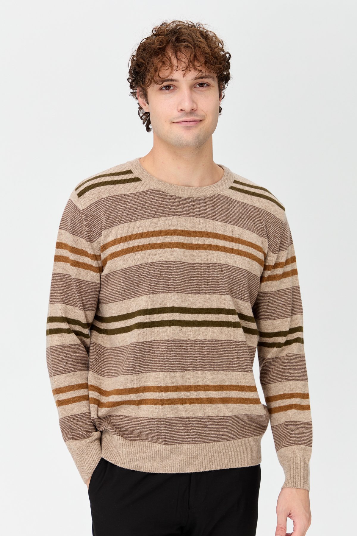 23500Erkek Sıfır Yaka Renkli Çizgili Klasik Yün Kazak K.Bej