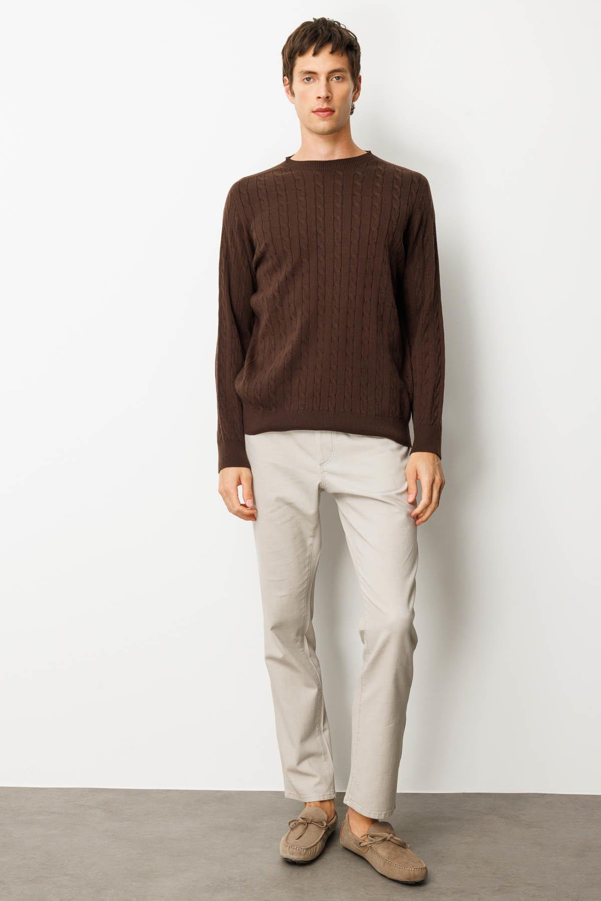 25500Erkek Sıfır Yaka Saç Örgülü Kazak Kahve