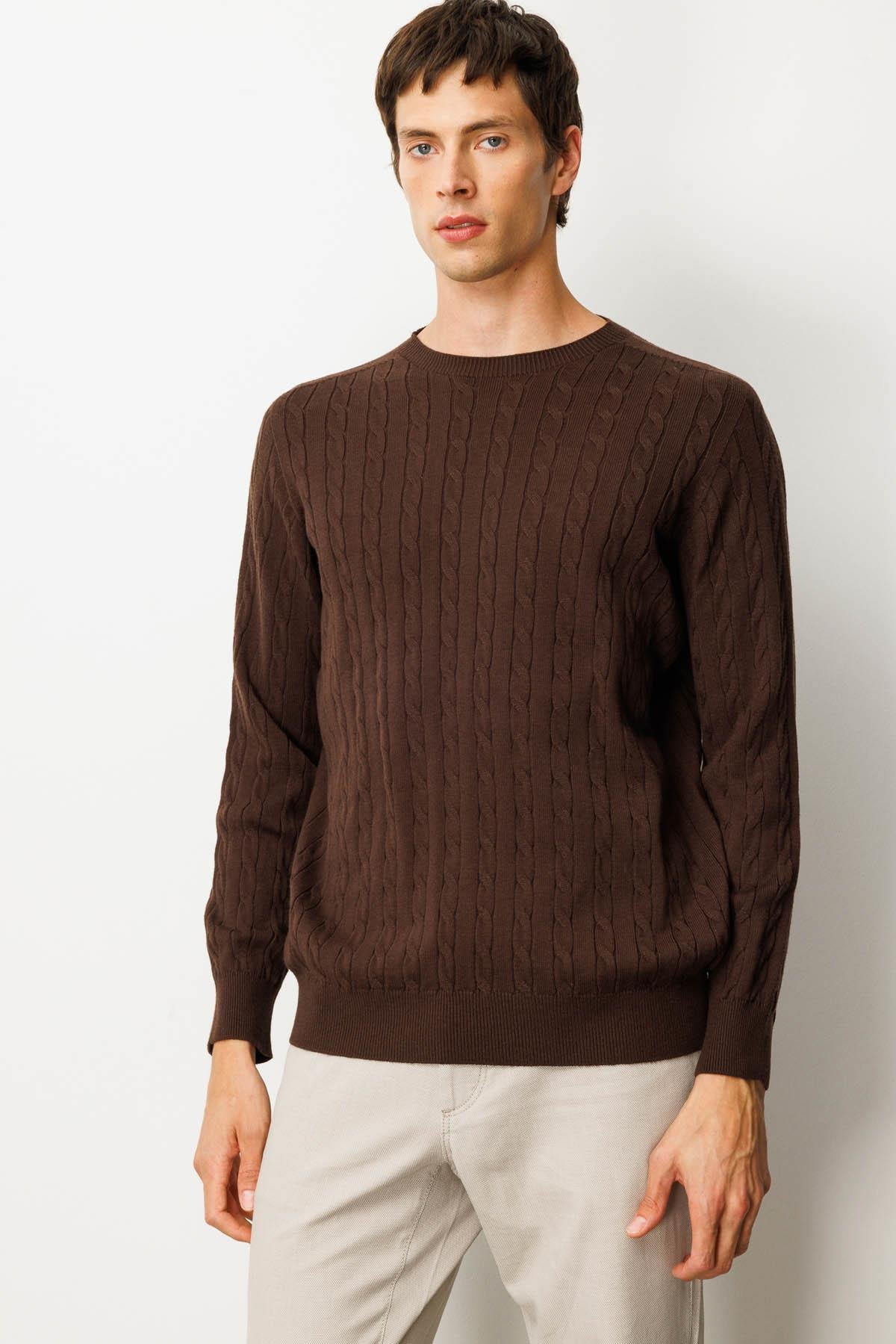 25500Erkek Sıfır Yaka Saç Örgülü Kazak Kahve