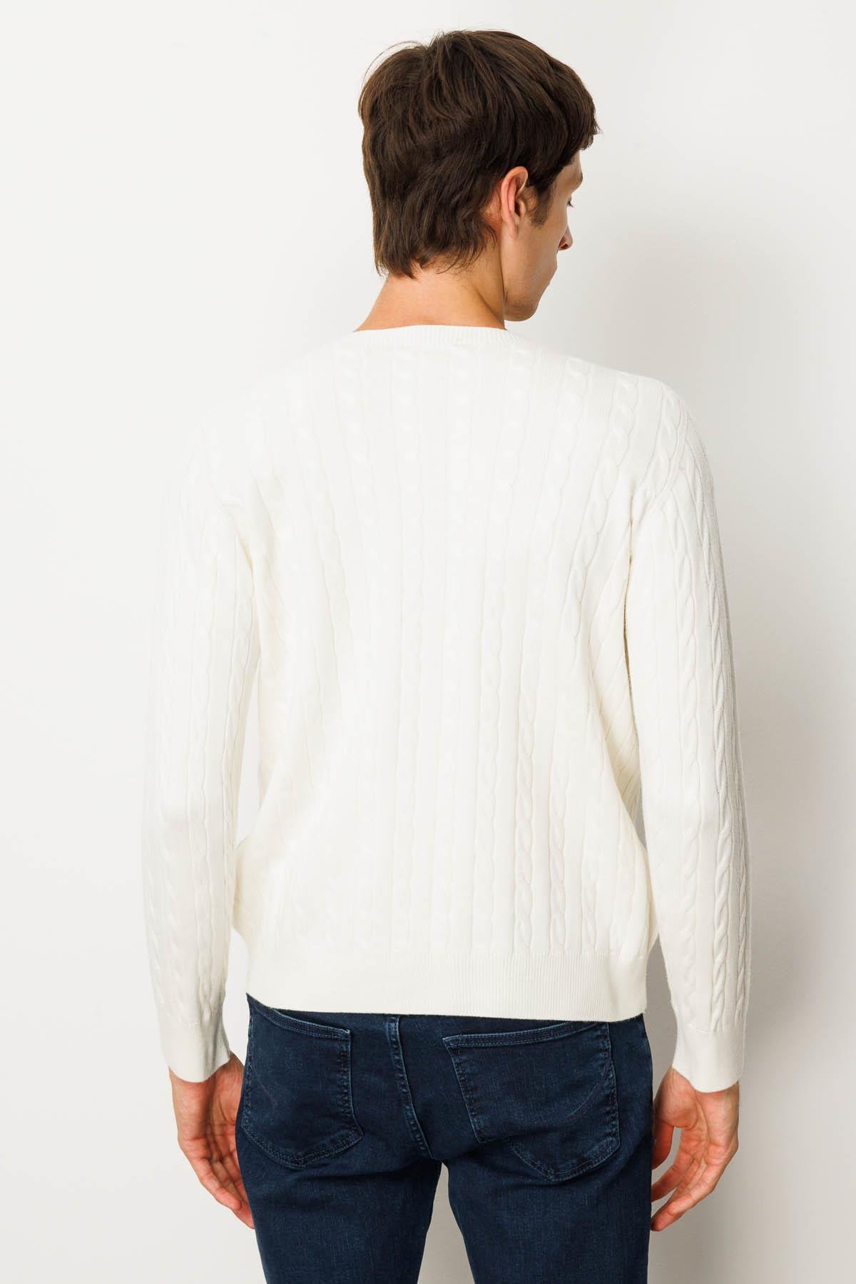 25500Erkek Sıfır Yaka Saç Örgülü Kazak Kemik