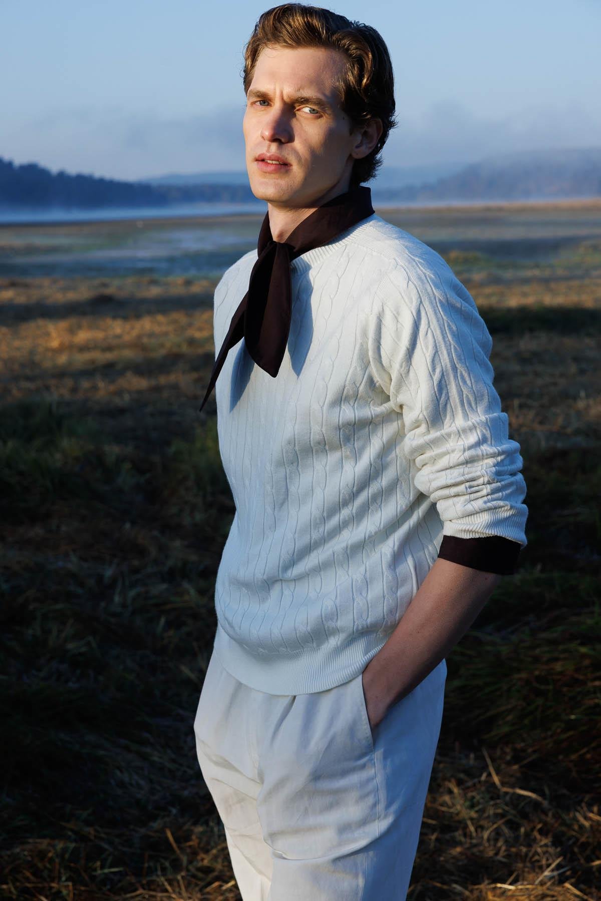 25500Erkek Sıfır Yaka Saç Örgülü Kazak Kemik