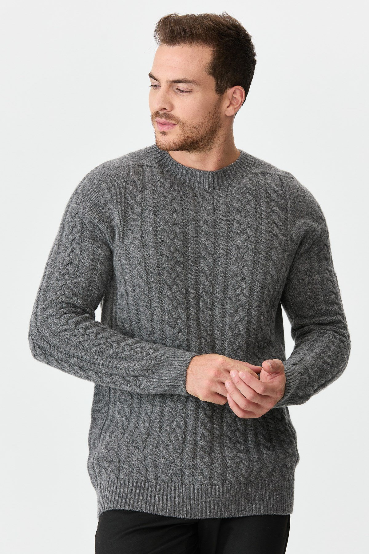 22588Мужской свитер с круглым вырезом из шерсти и трикотажа пепельно-серый