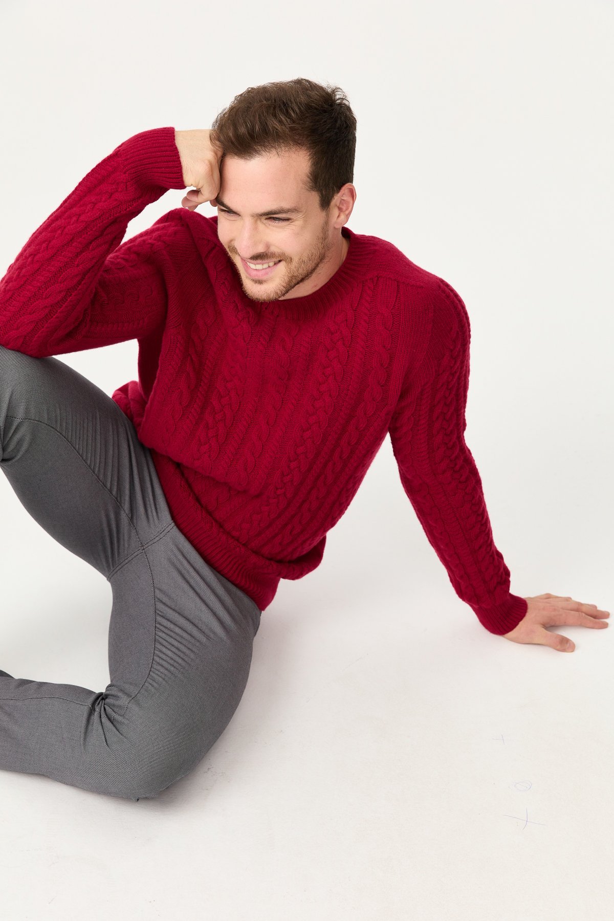 22588Мужской вязаный шерстяной свитер с круглым вырезом, вишневый 