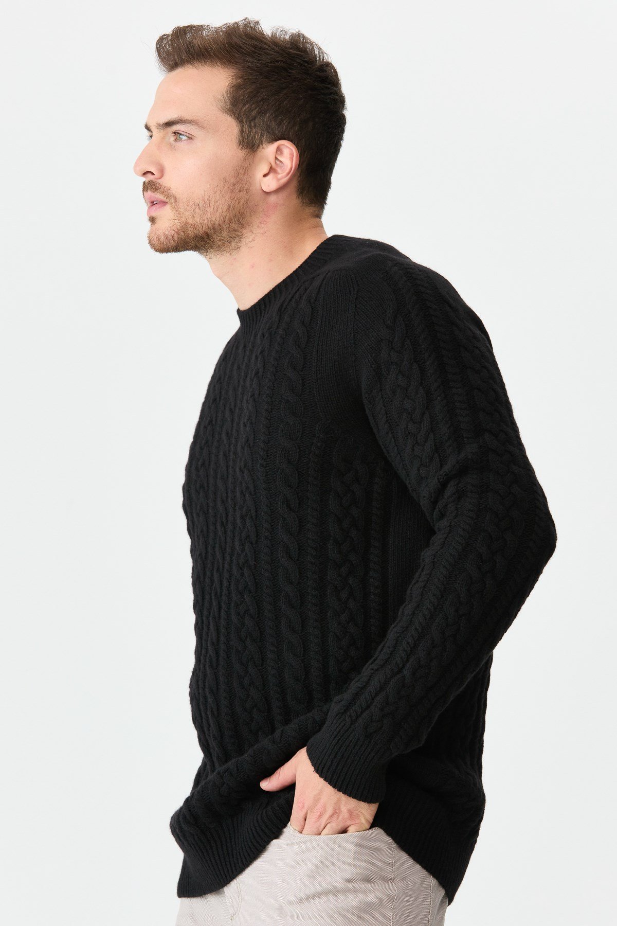 22588Мужской свитер с круглым вырезом из шерсти и трикотажа Черный
