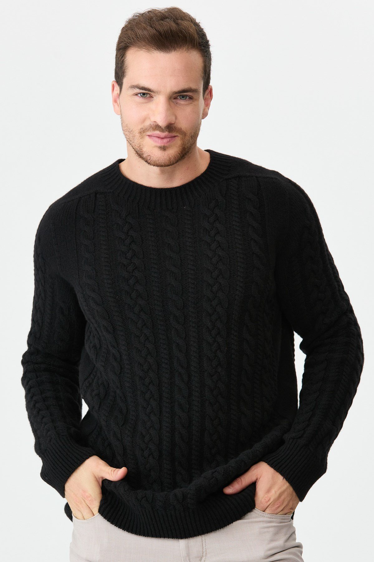 22588Мужской свитер с круглым вырезом из шерсти и трикотажа Черный