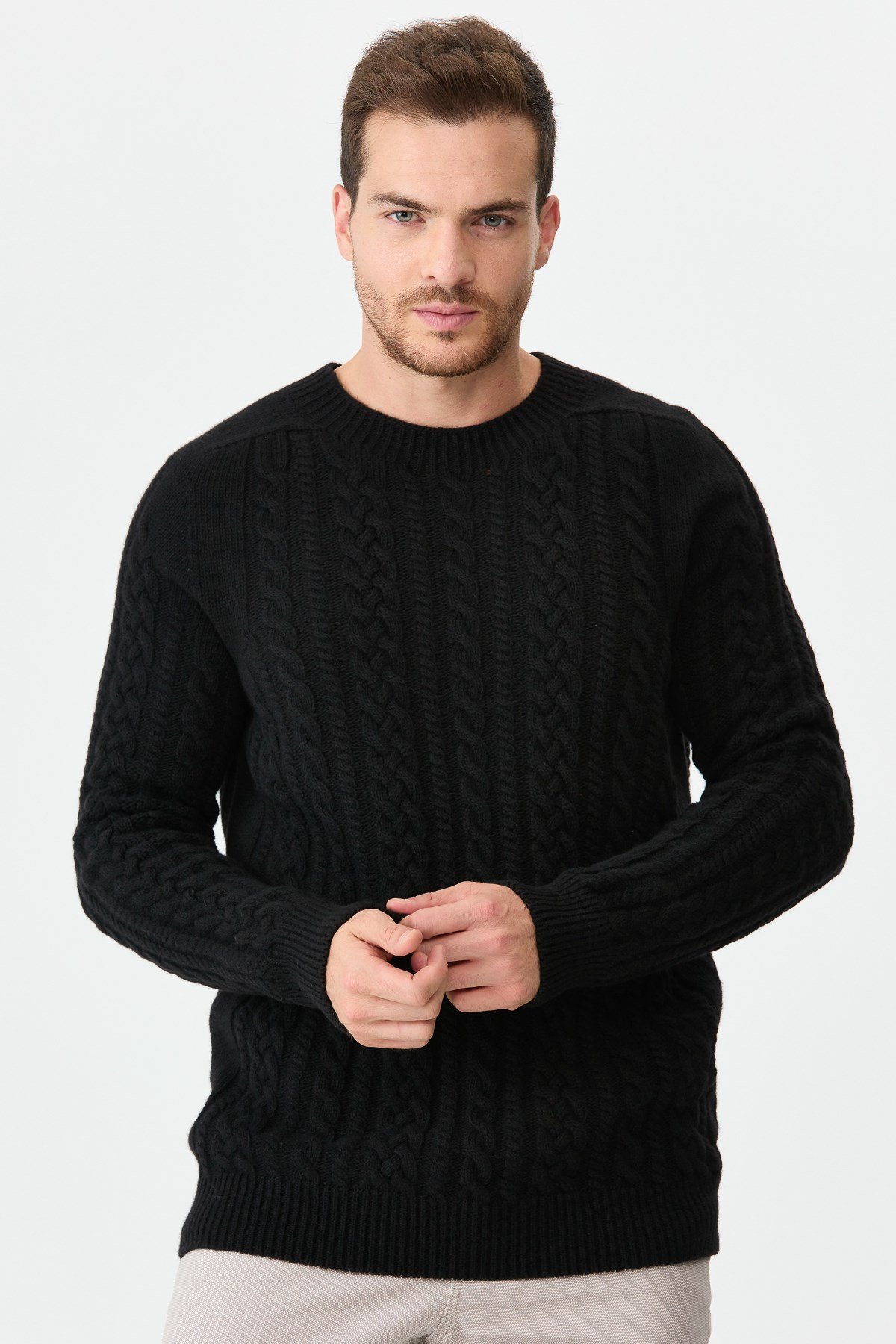 22588Мужской свитер с круглым вырезом из шерсти и трикотажа Черный