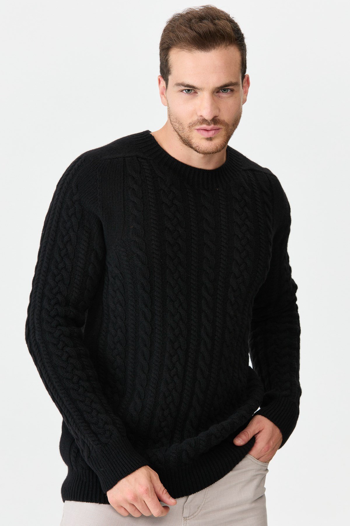 22588Мужской свитер с круглым вырезом из шерсти и трикотажа Черный