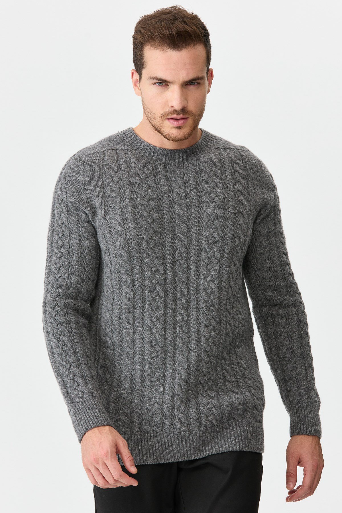 22588Мужской свитер с круглым вырезом из шерсти и трикотажа пепельно-серый