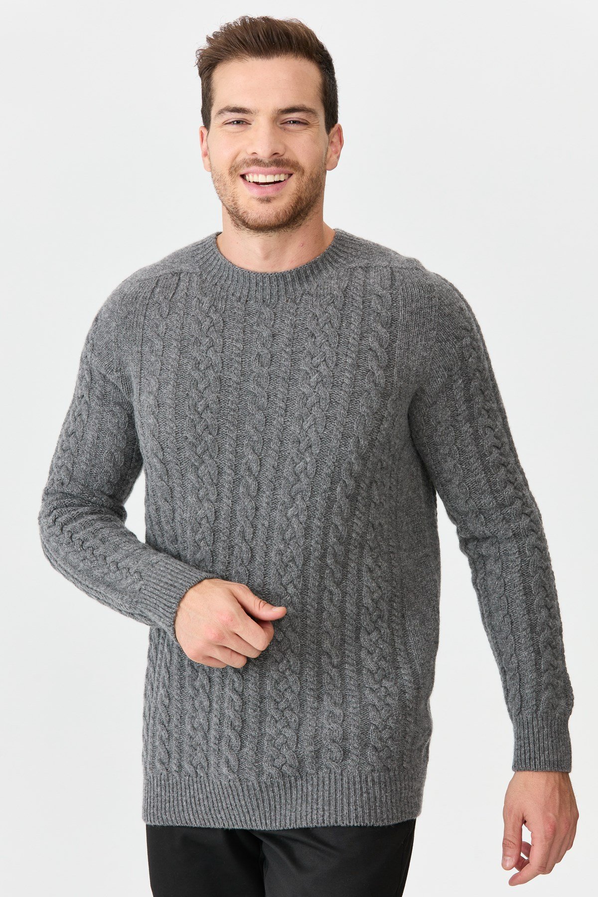 22588Мужской свитер с круглым вырезом из шерсти и трикотажа пепельно-серый