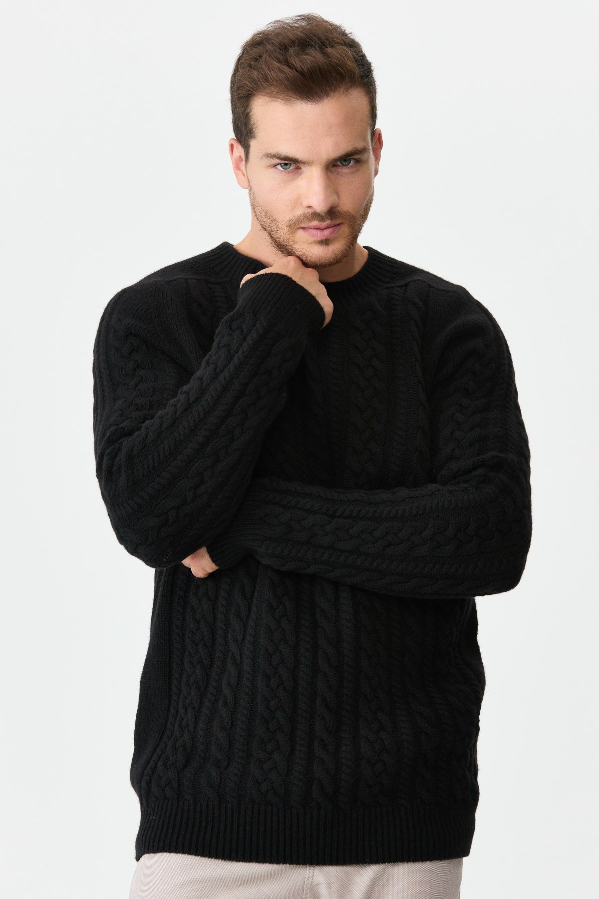 22588Мужской свитер с круглым вырезом из шерсти и трикотажа Черный