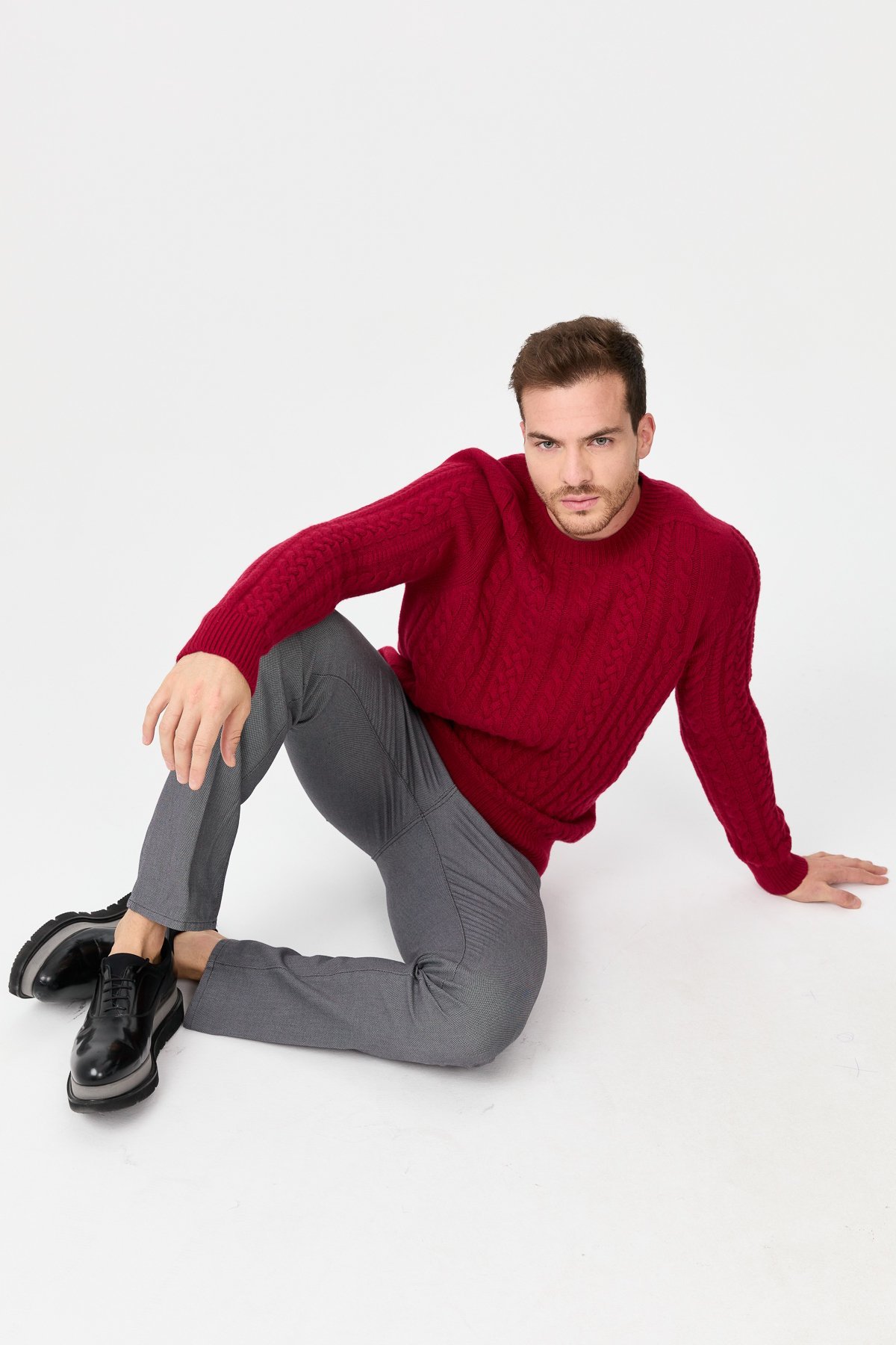 22588Мужской вязаный шерстяной свитер с круглым вырезом, вишневый 