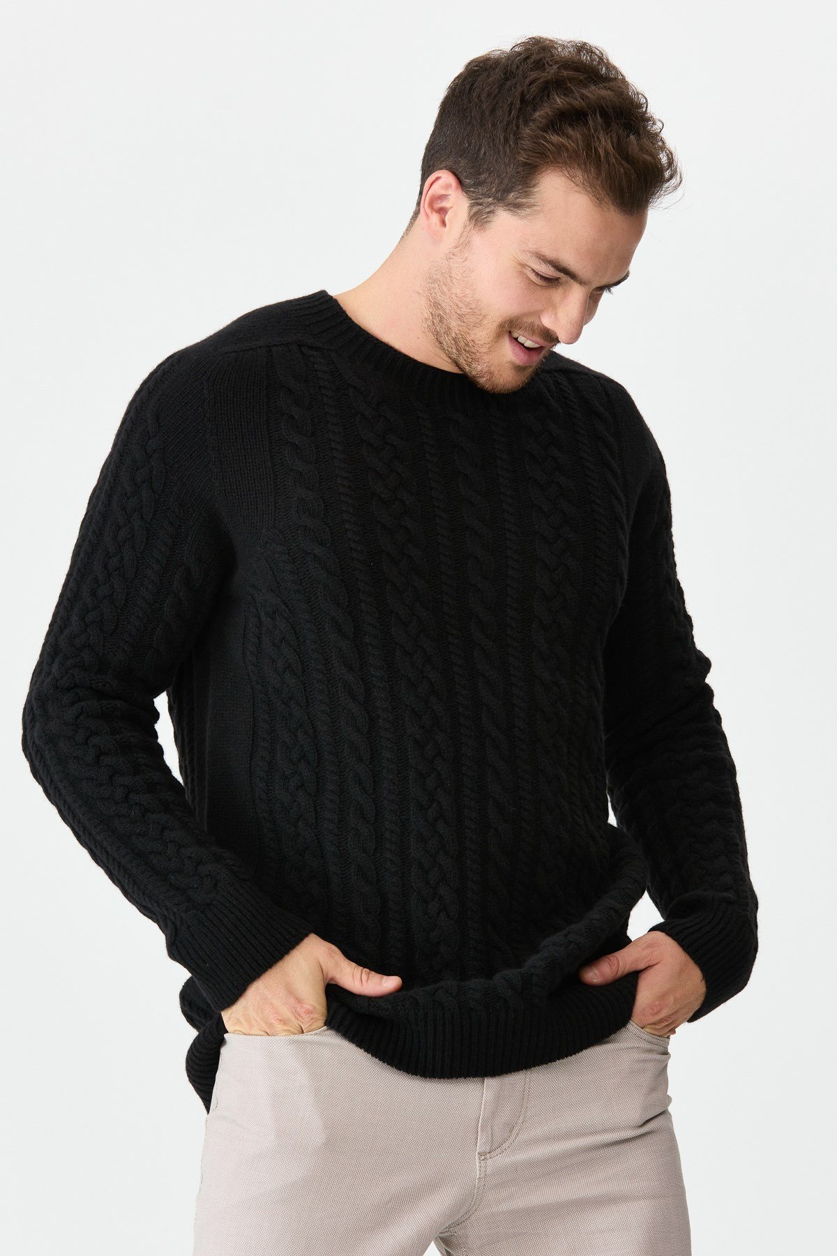 22588Мужской свитер с круглым вырезом из шерсти и трикотажа Черный