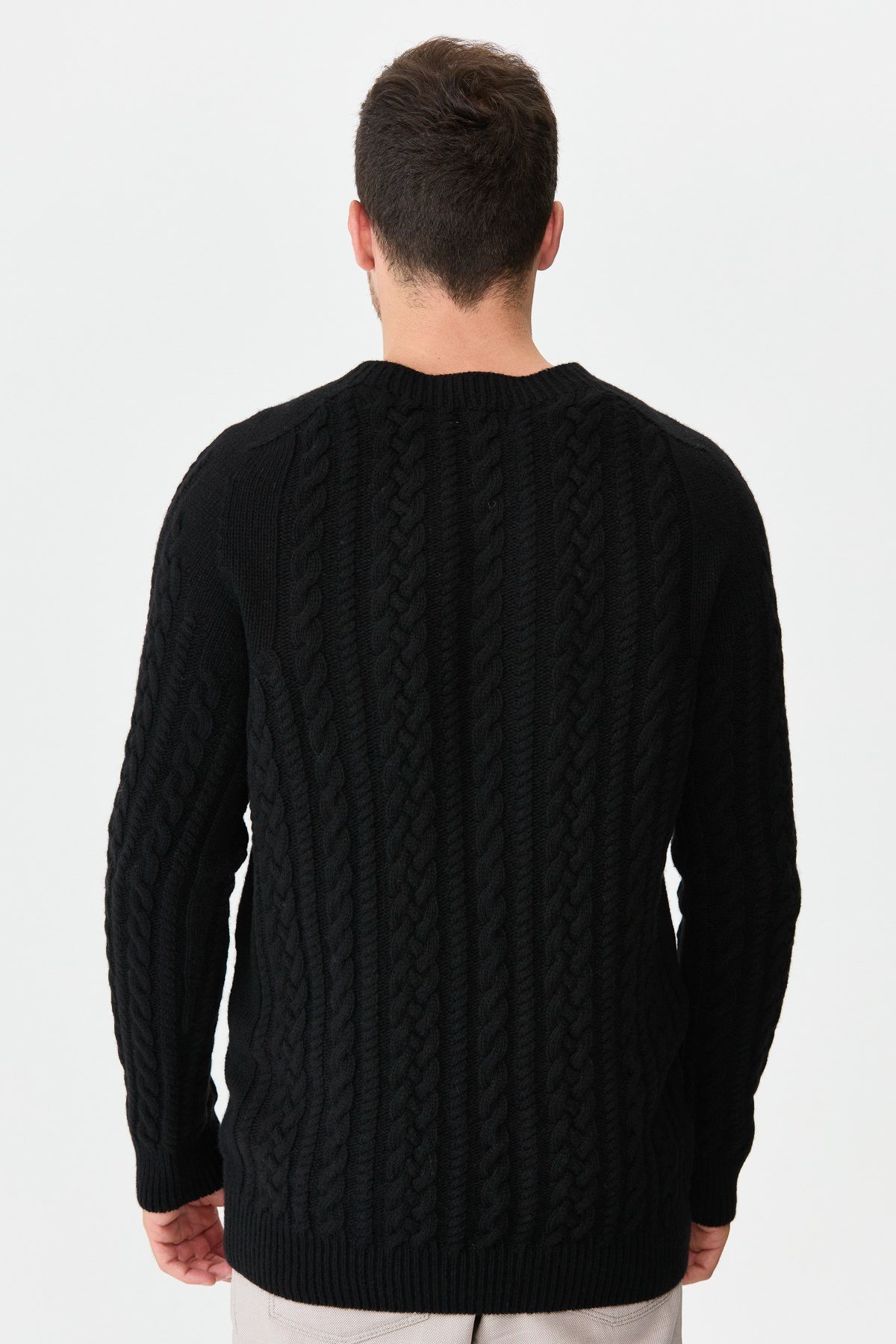 22588Мужской свитер с круглым вырезом из шерсти и трикотажа Черный