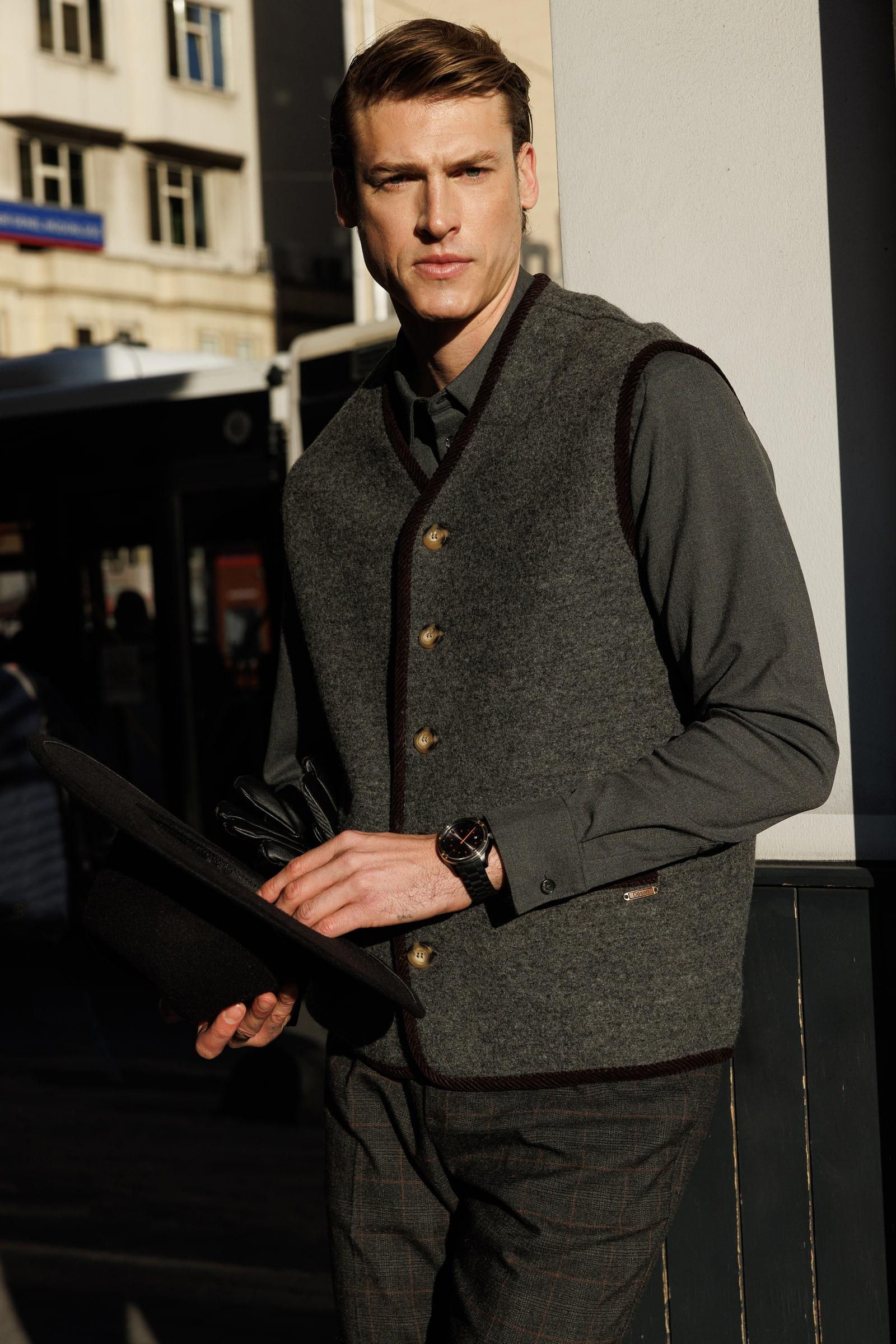 24583Erkek V Yaka Astarı Desenli Yün Yelek K.Füme