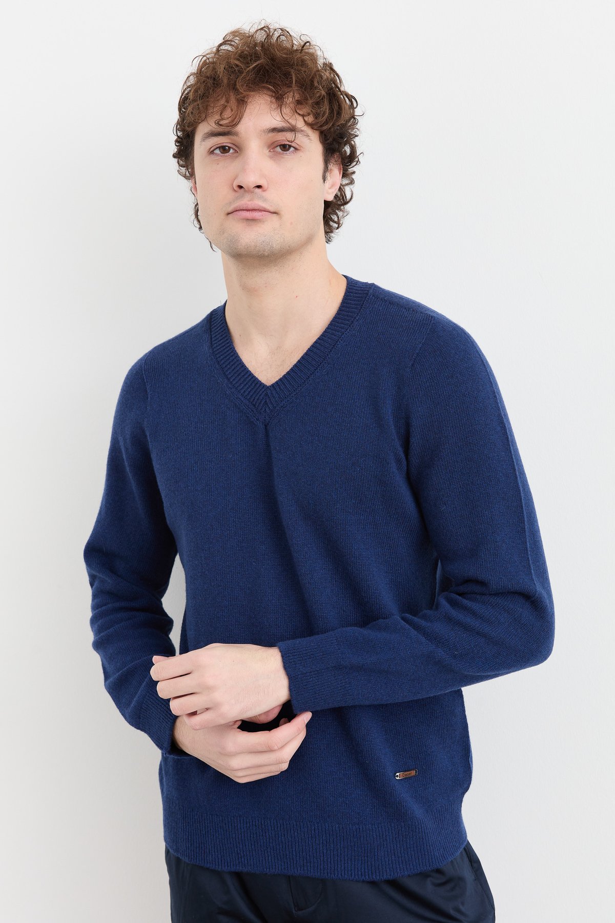 23526Erkek V Yaka Basic Yün Kazak İndigo