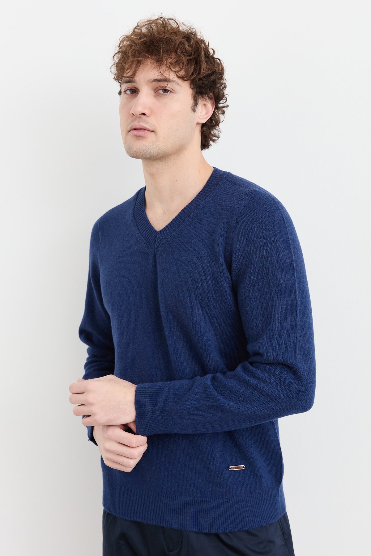 23526Erkek V Yaka Basic Yün Kazak İndigo