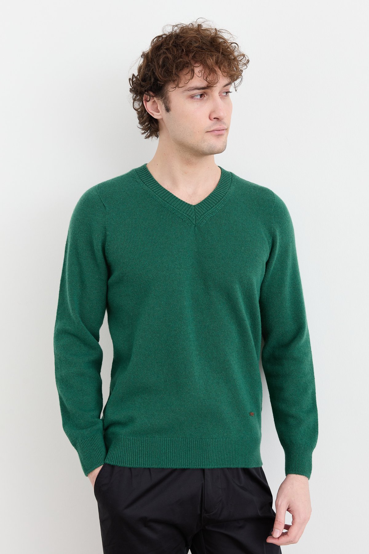 23526Erkek V Yaka Basic Yün Kazak Ö.Başı