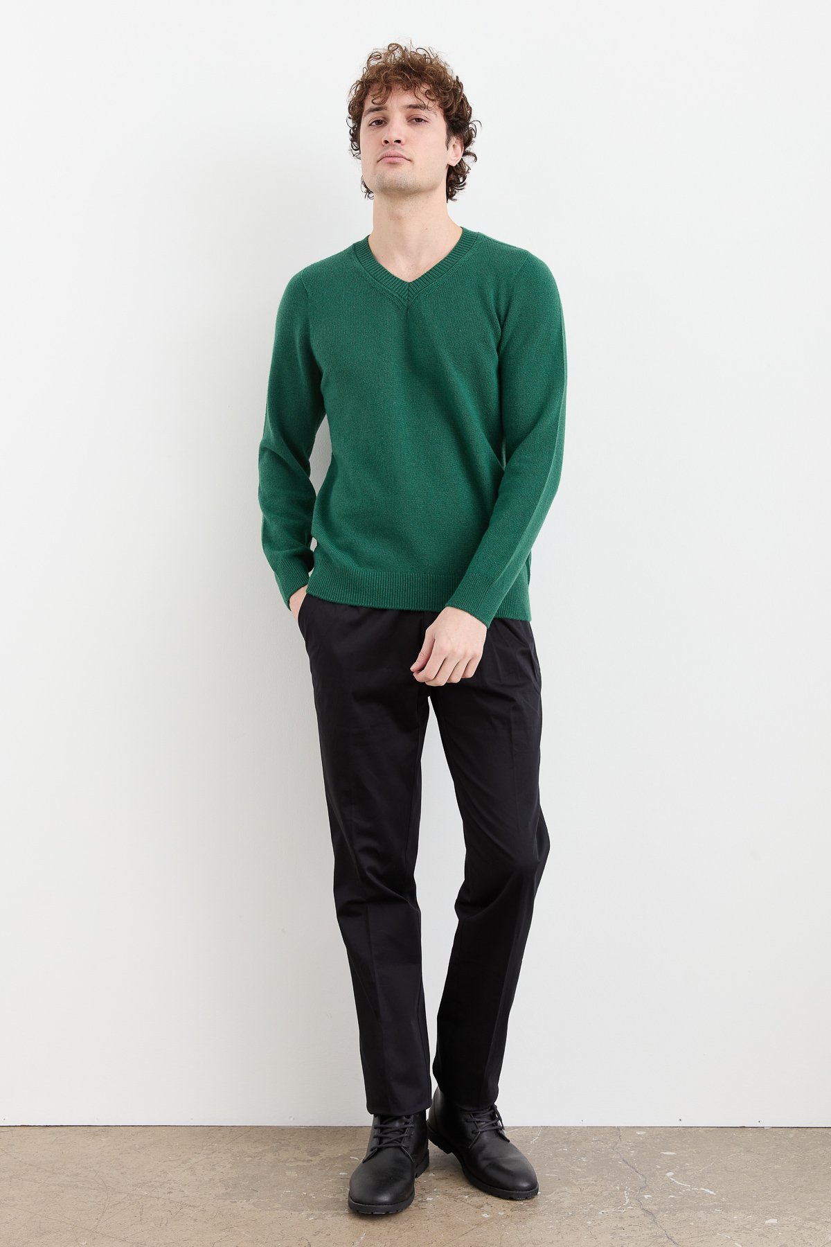 23526Erkek V Yaka Basic Yün Kazak Ö.Başı