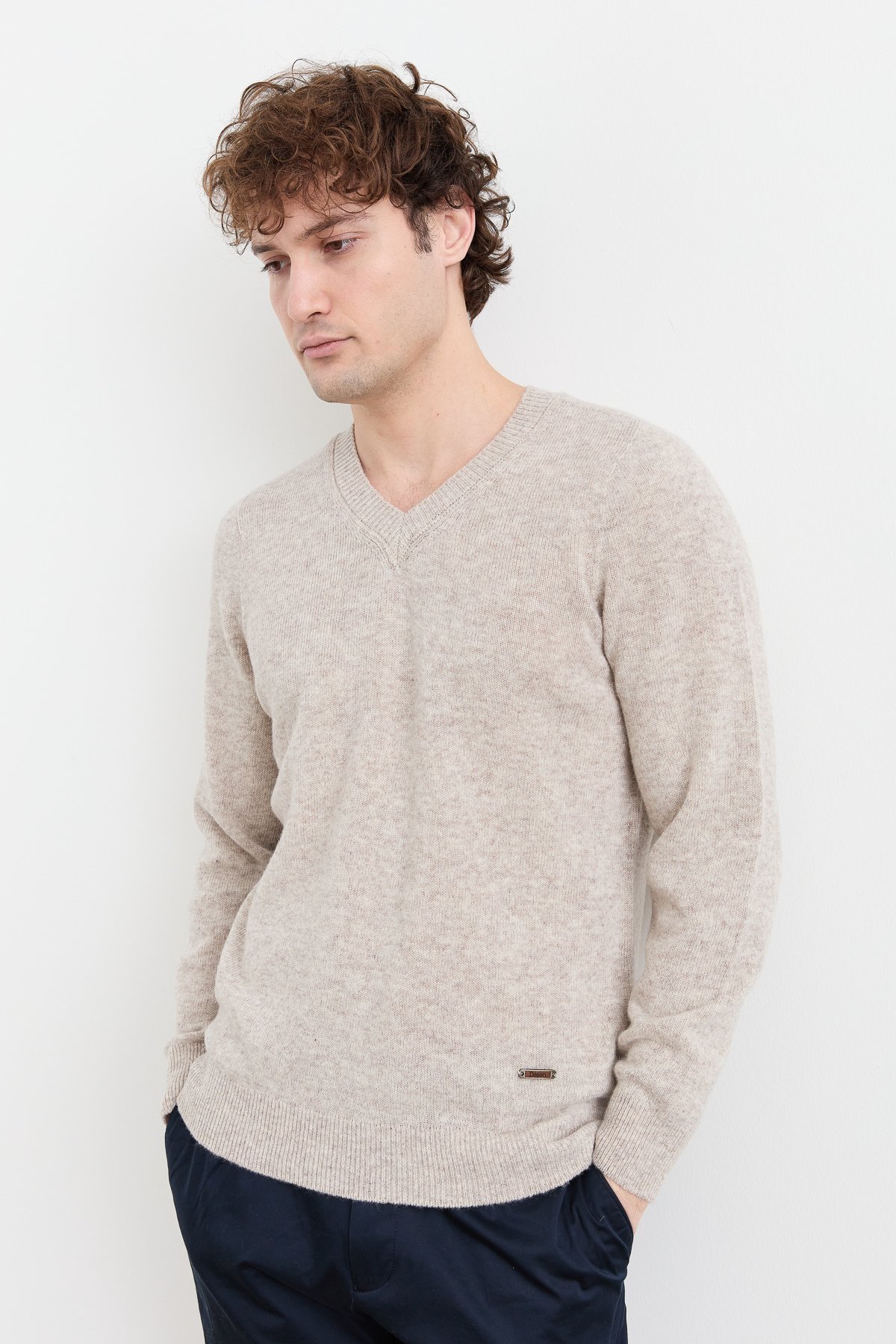 23526Erkek V Yaka Basic Yün Kazak V.Bej