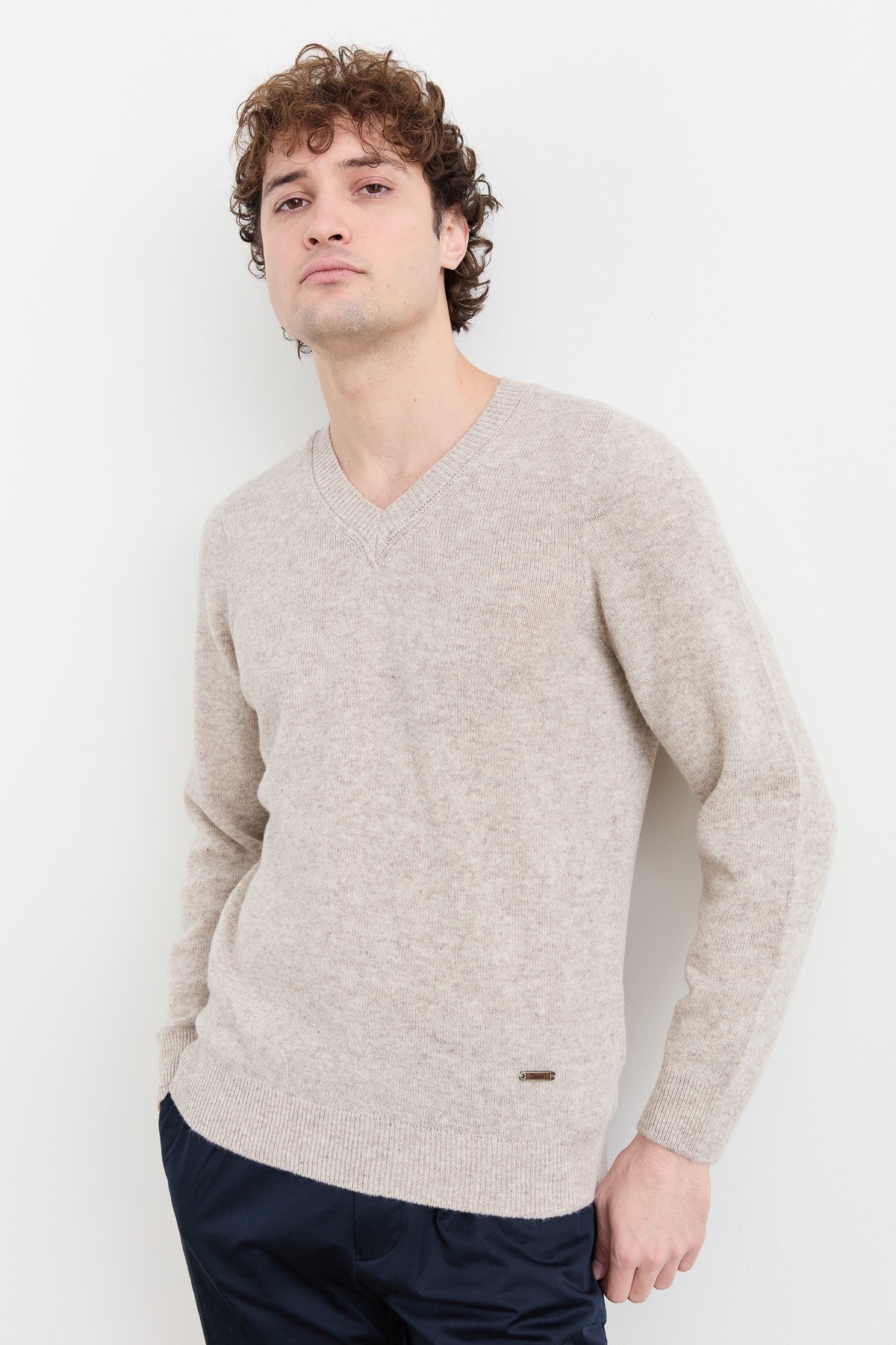 23526Erkek V Yaka Basic Yün Kazak V.Bej
