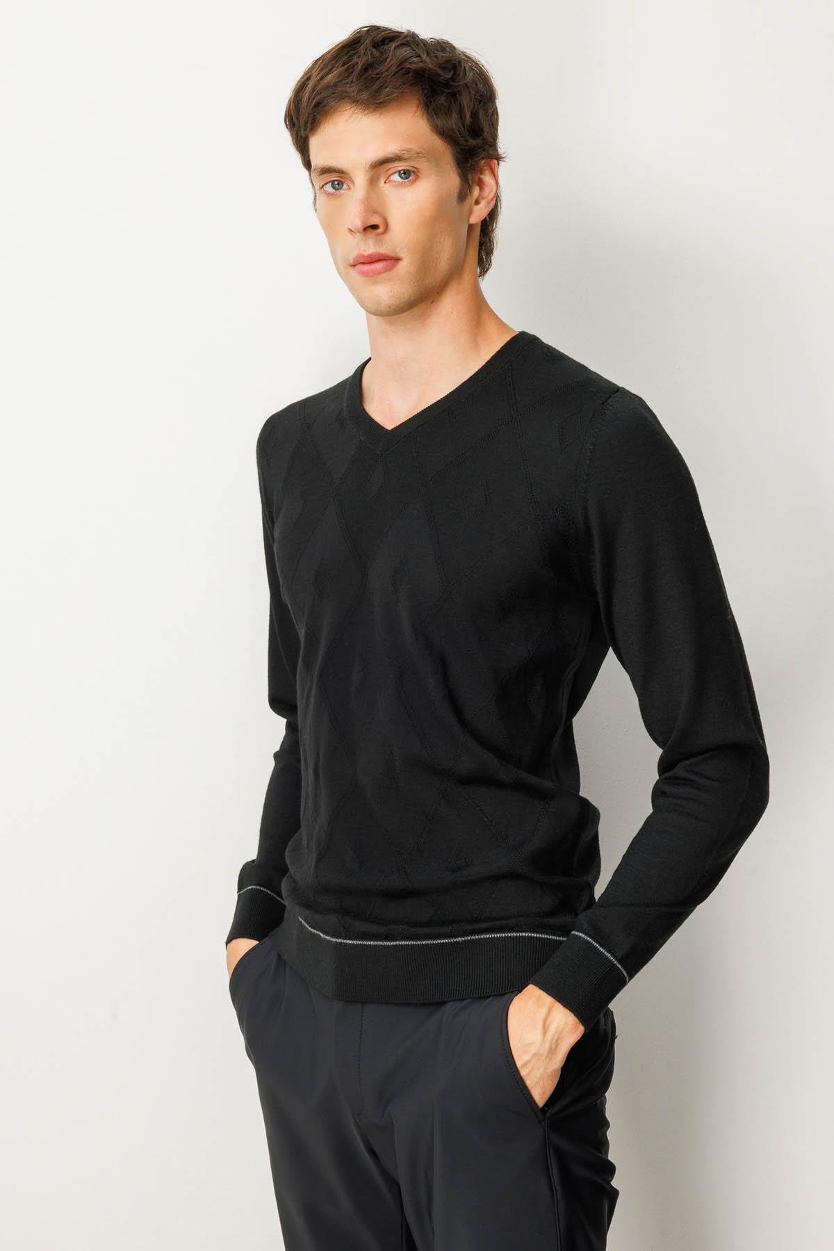 25604Erkek V Yaka Çizgili Baklavalı Yün Kazak Siyah