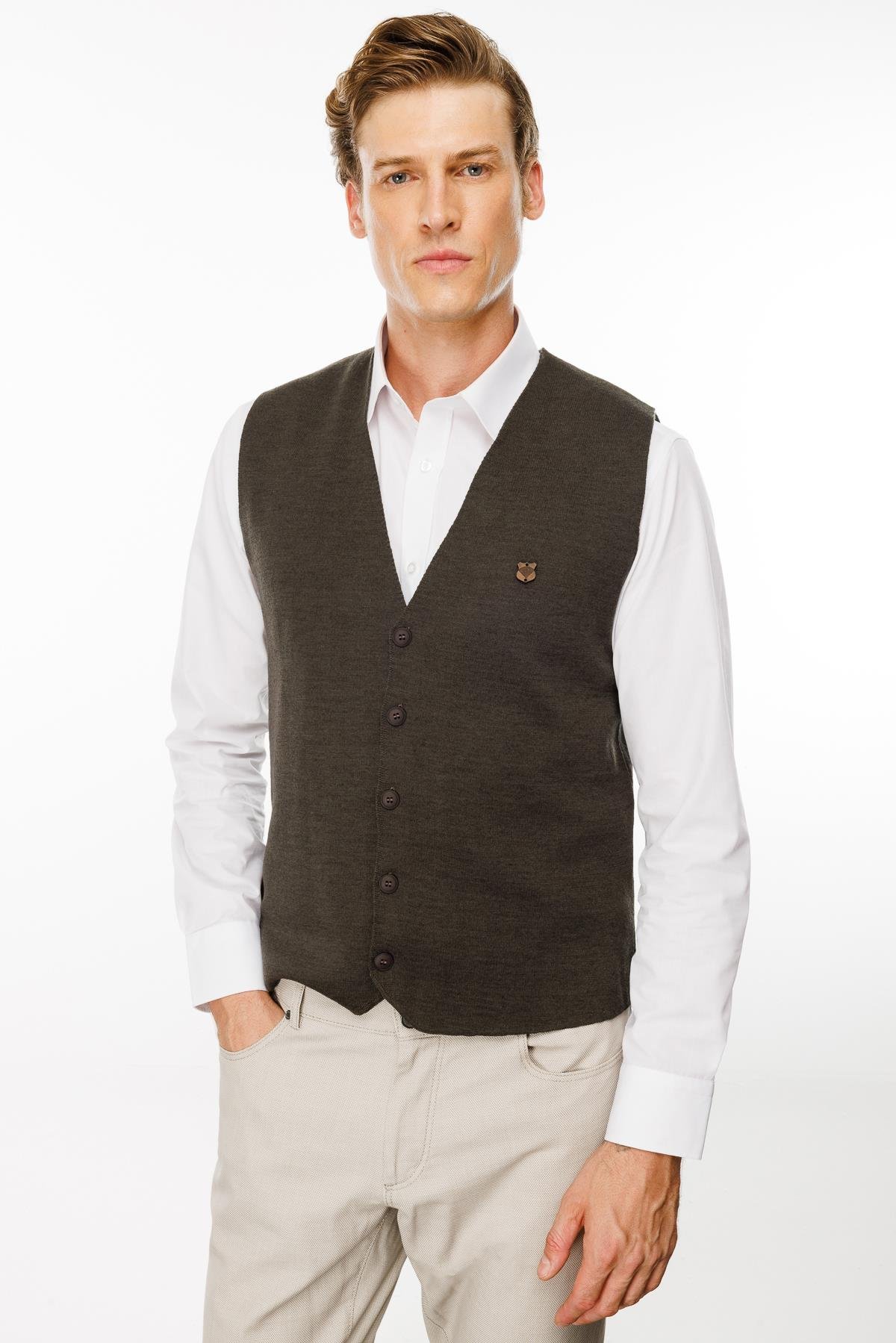 23511Erkek V Yaka Düz Yün Yelek A.Kahve