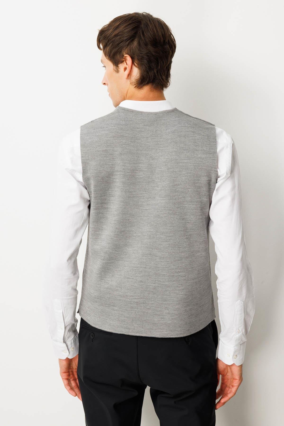 23511Erkek V Yaka Düz Yün Yelek A.Gri