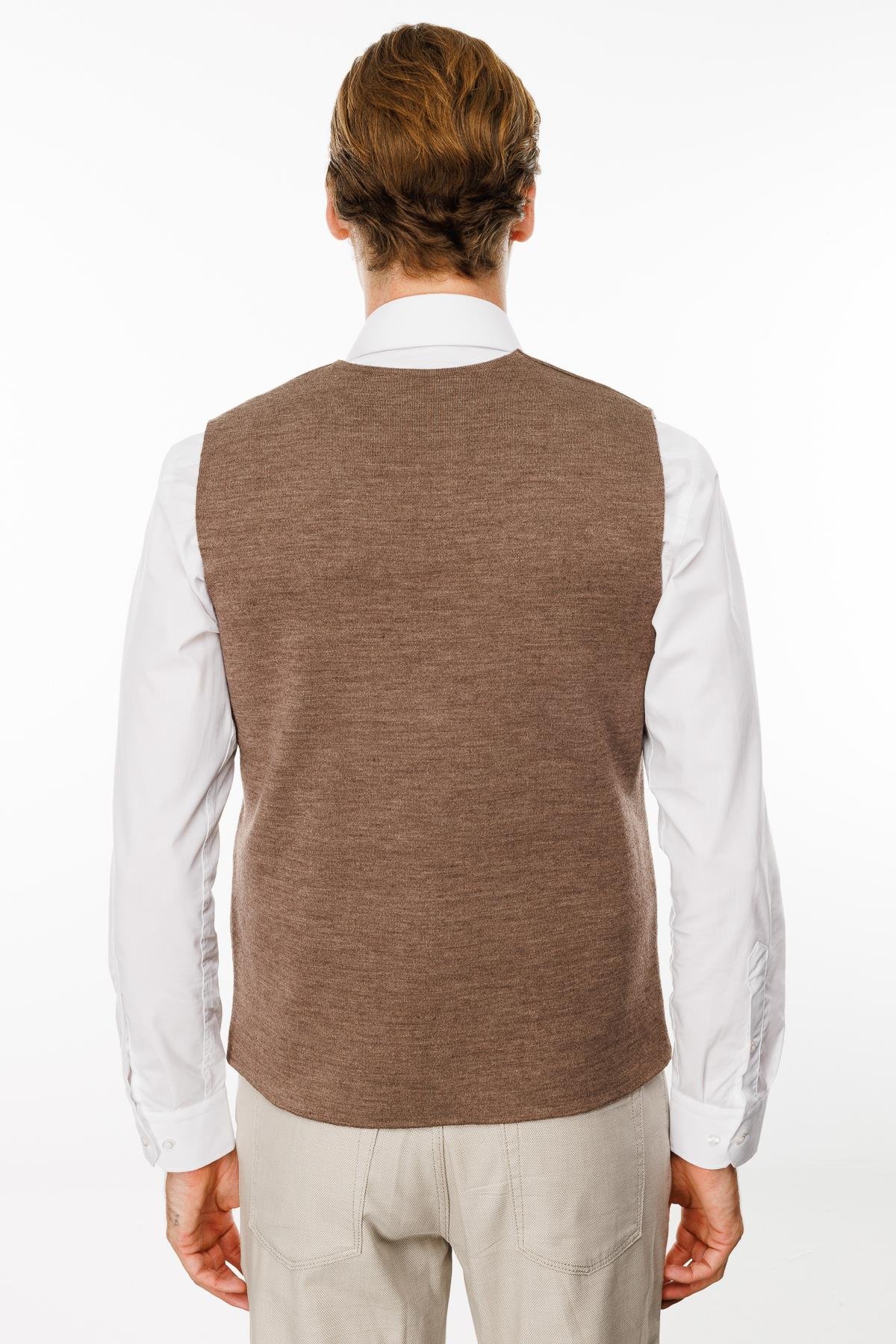 23511Erkek V Yaka Düz Yün Yelek S.Kahve