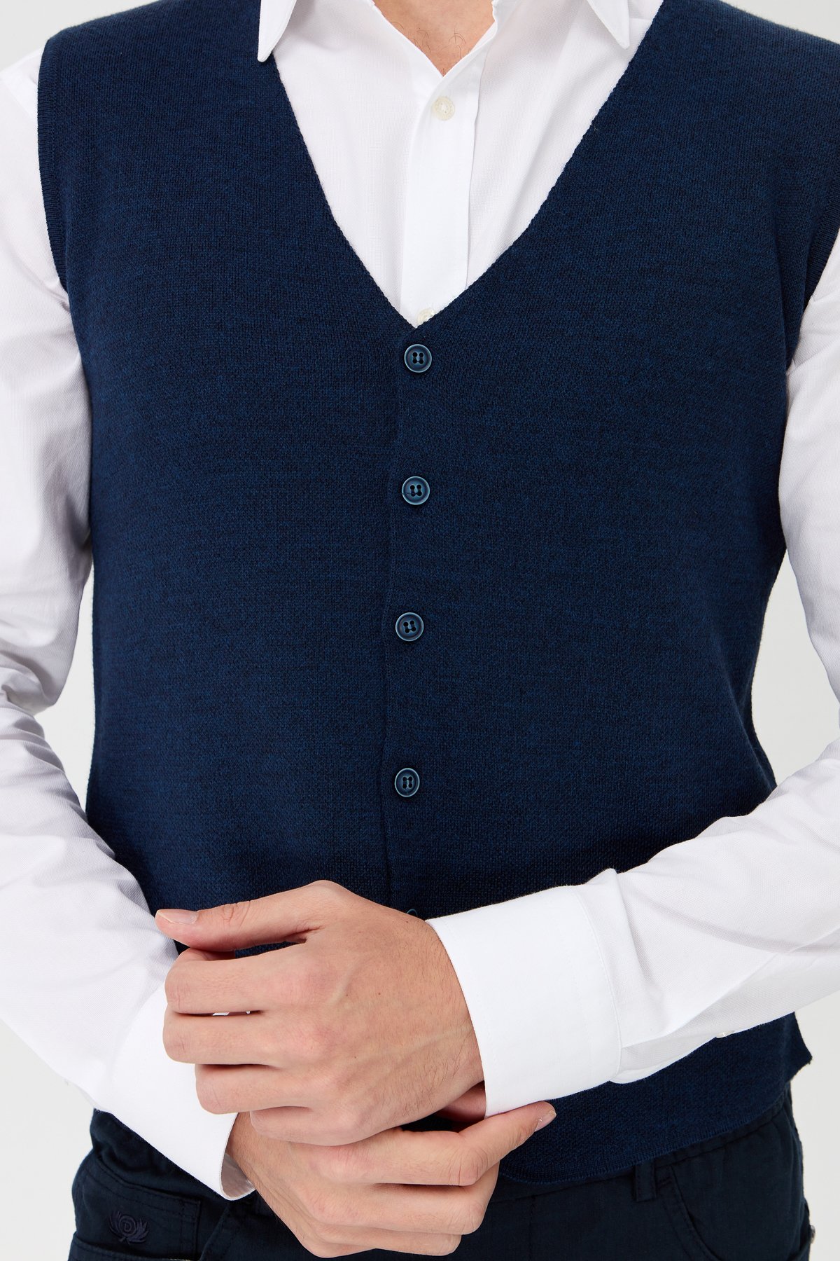 23559Erkek V Yaka İnce Triko Yelek İndigo