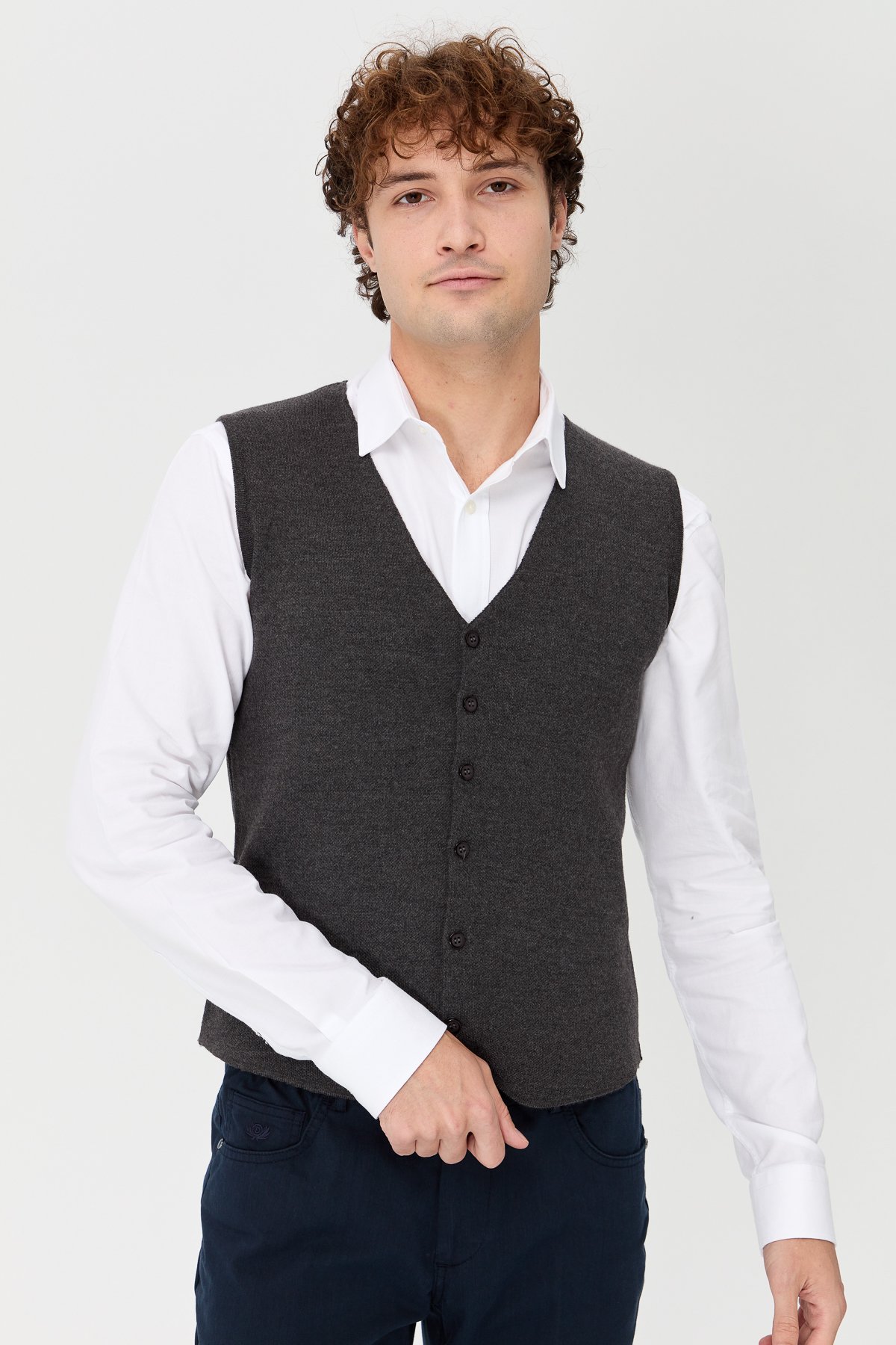 23559Erkek V Yaka İnce Triko Yelek O.Füme