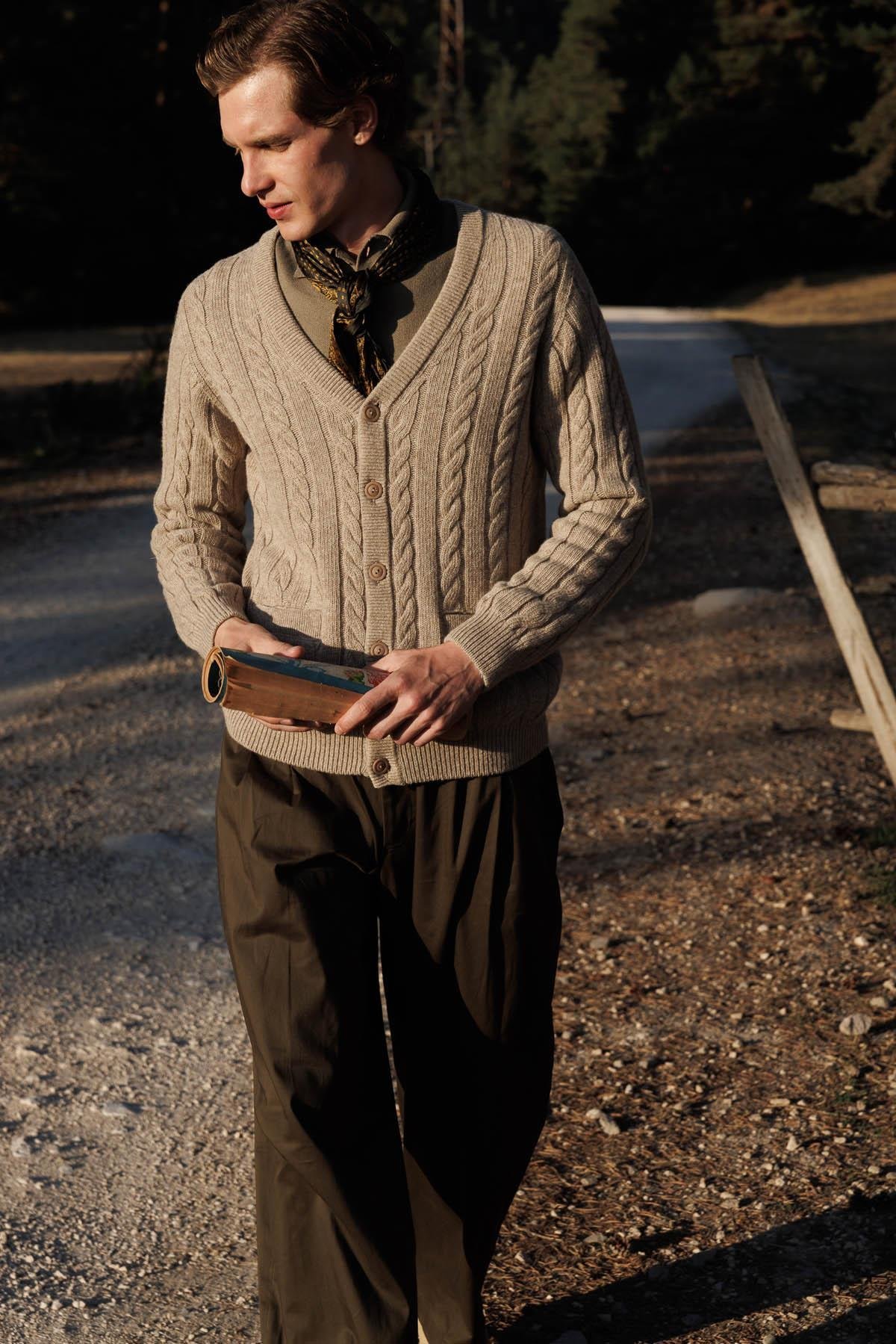 25520Erkek V Yaka Kalın Saç Örgülü Yün Ceket K.Bej