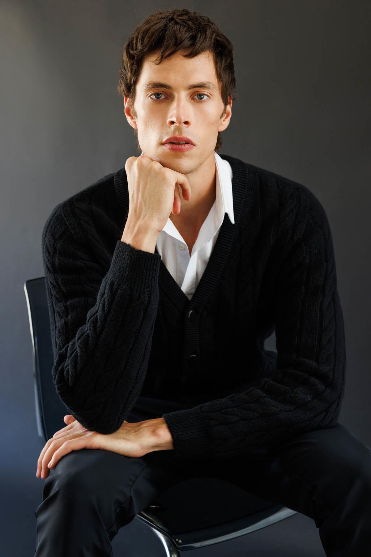 25520Erkek V Yaka Kalın Saç Örgülü Yün Ceket Siyah