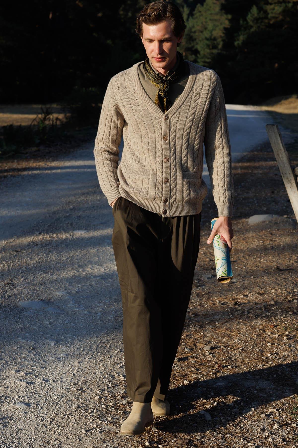 25520Erkek V Yaka Kalın Saç Örgülü Yün Ceket K.Bej