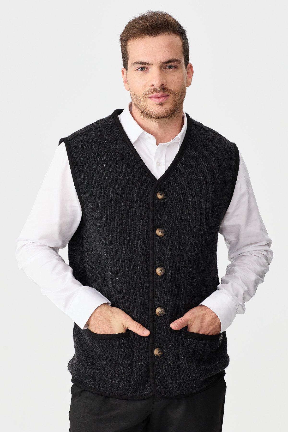 22569Erkek V Yaka Keçe Aksesuarlı Pike Dokuma Yün Yelek Siyah