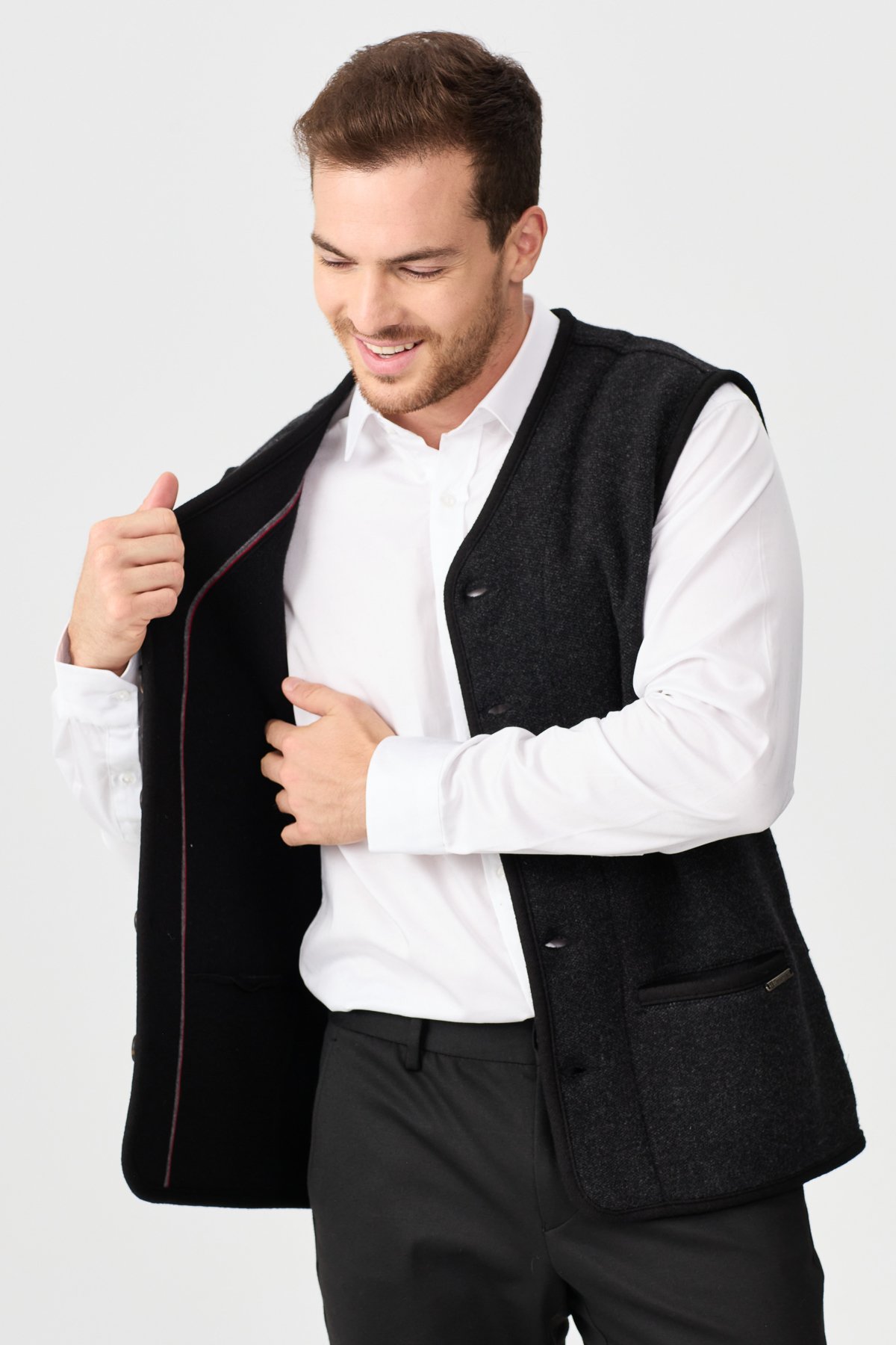 22569Erkek V Yaka Keçe Aksesuarlı Pike Dokuma Yün Yelek Siyah