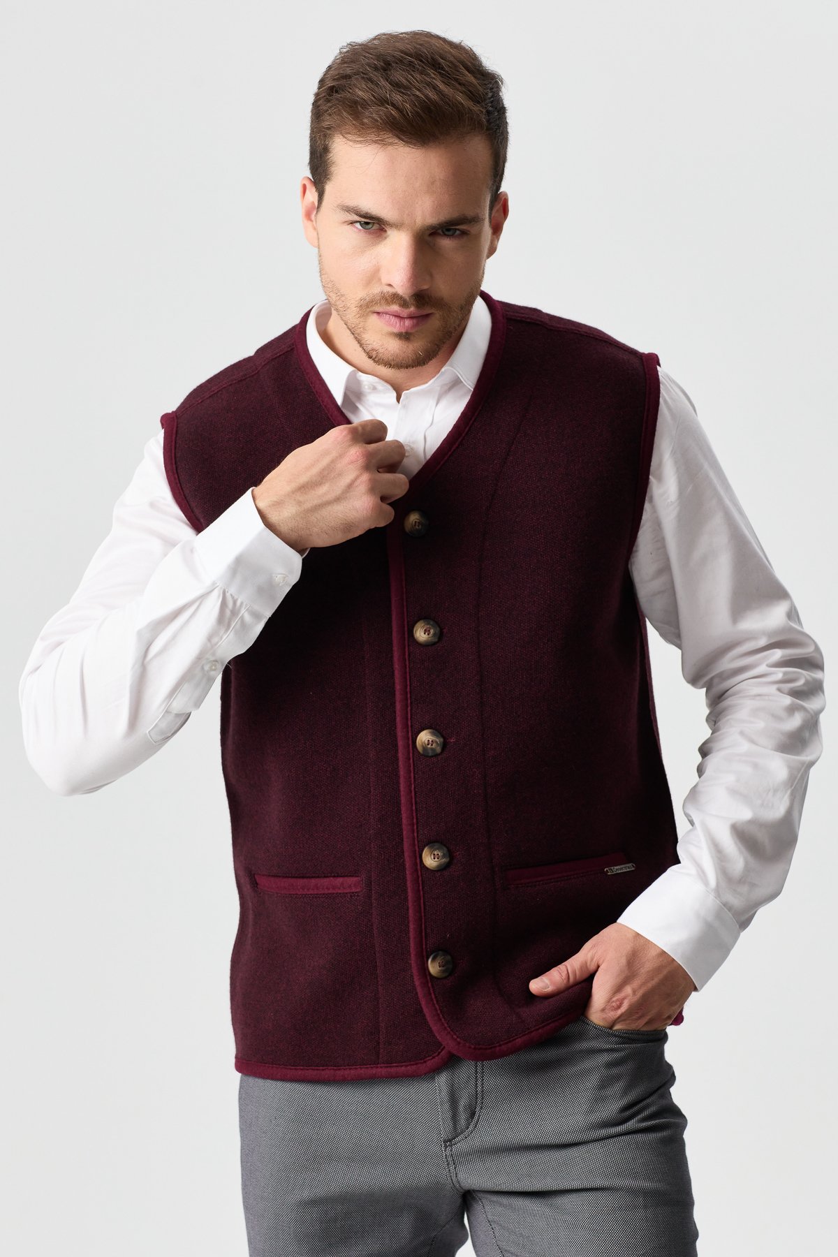 22569Erkek V Yaka Keçe Aksesuarlı Pike Dokuma Yün Yelek Bordo