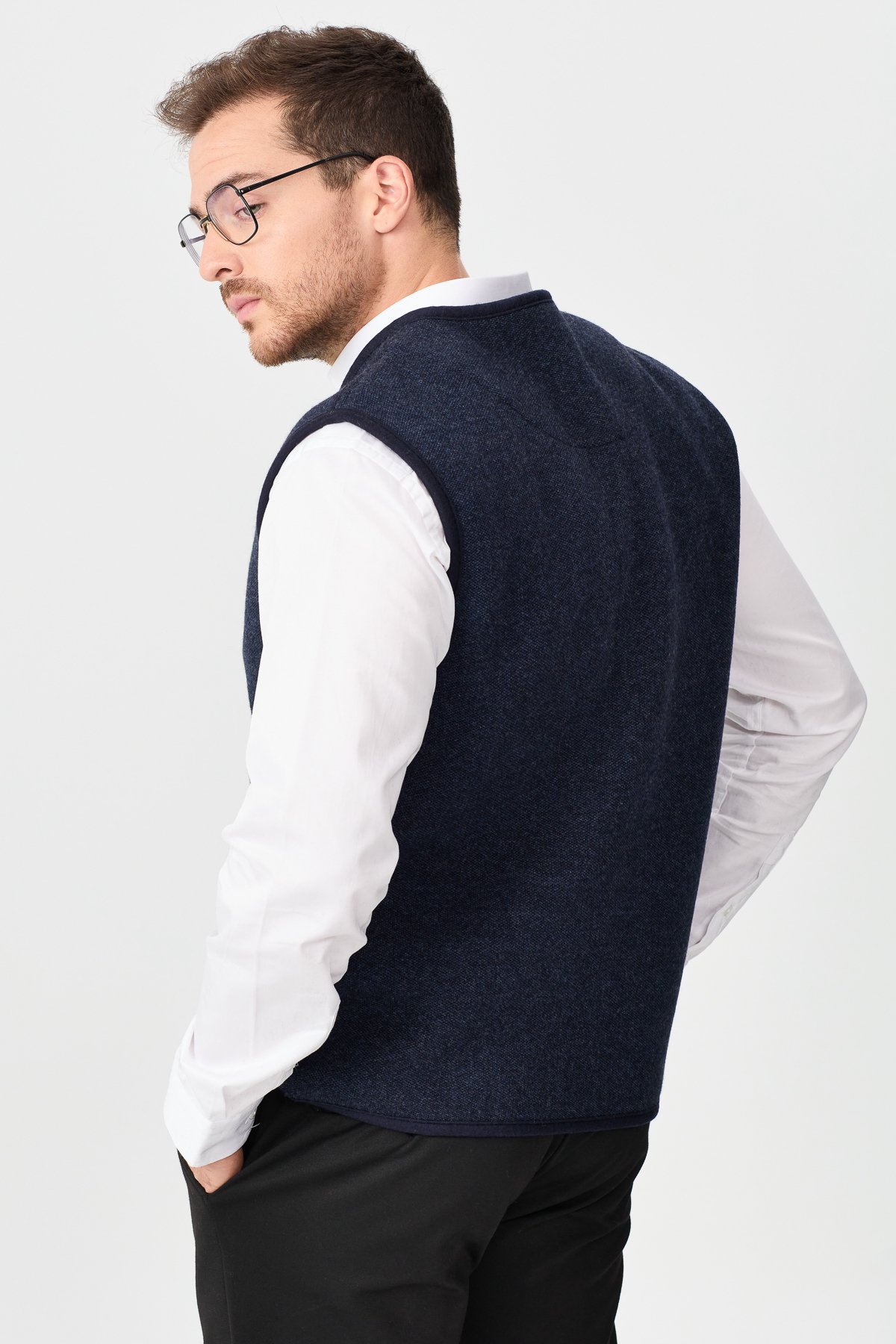 22569Erkek V Yaka Keçe Aksesuarlı Pike Dokuma Yün Yelek K.Lacivert