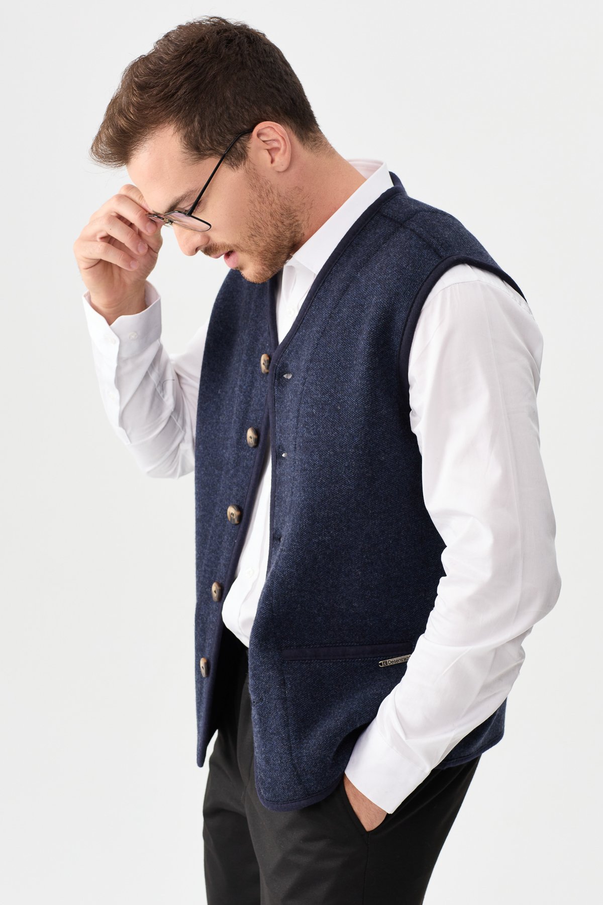 22569Erkek V Yaka Keçe Aksesuarlı Pike Dokuma Yün Yelek K.Lacivert