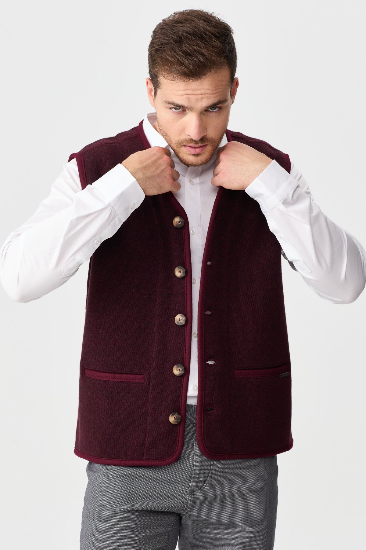 22569Erkek V Yaka Keçe Aksesuarlı Pike Dokuma Yün Yelek Bordo
