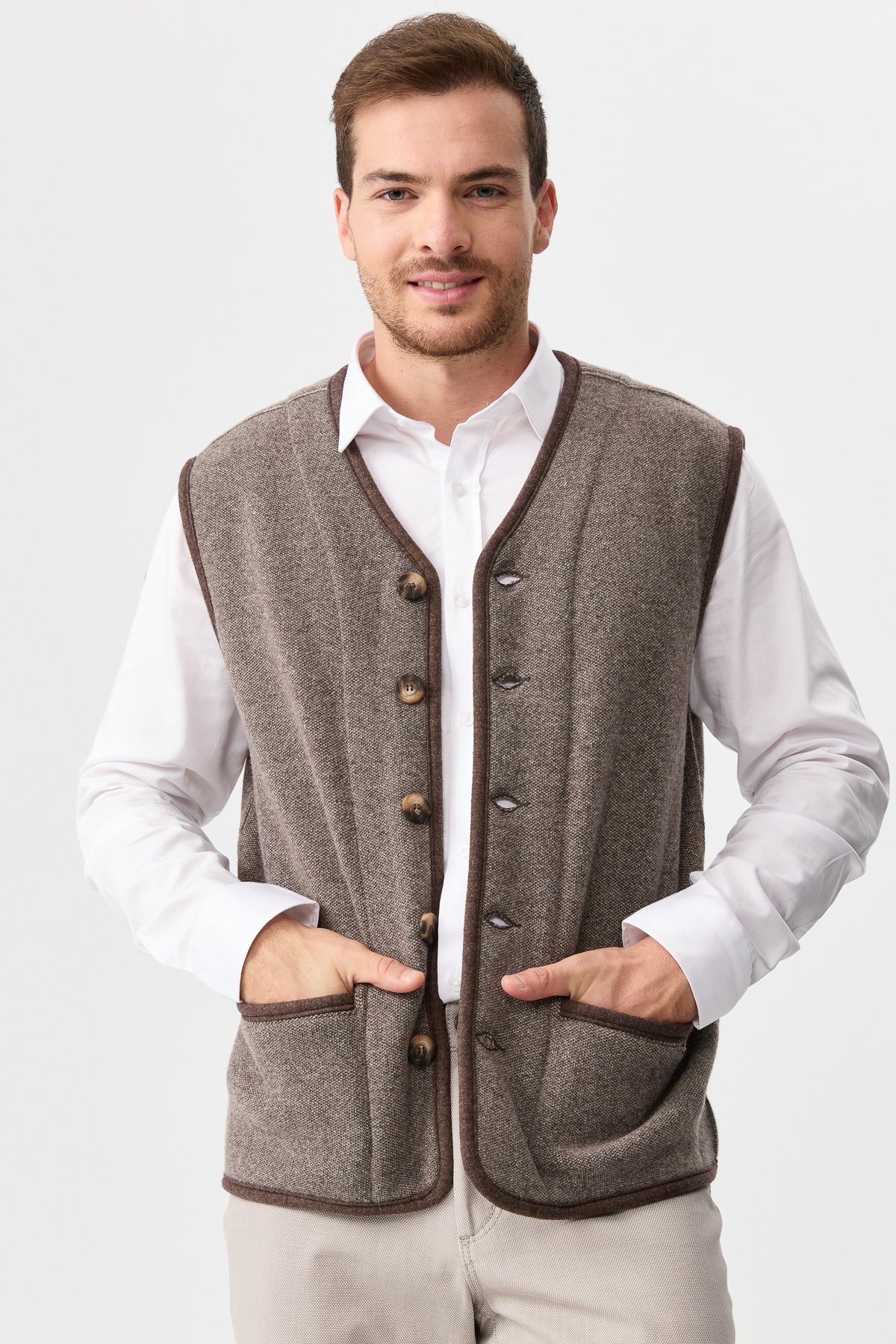 22569Erkek V Yaka Keçe Aksesuarlı Pike Dokuma Yün Yelek Vizon