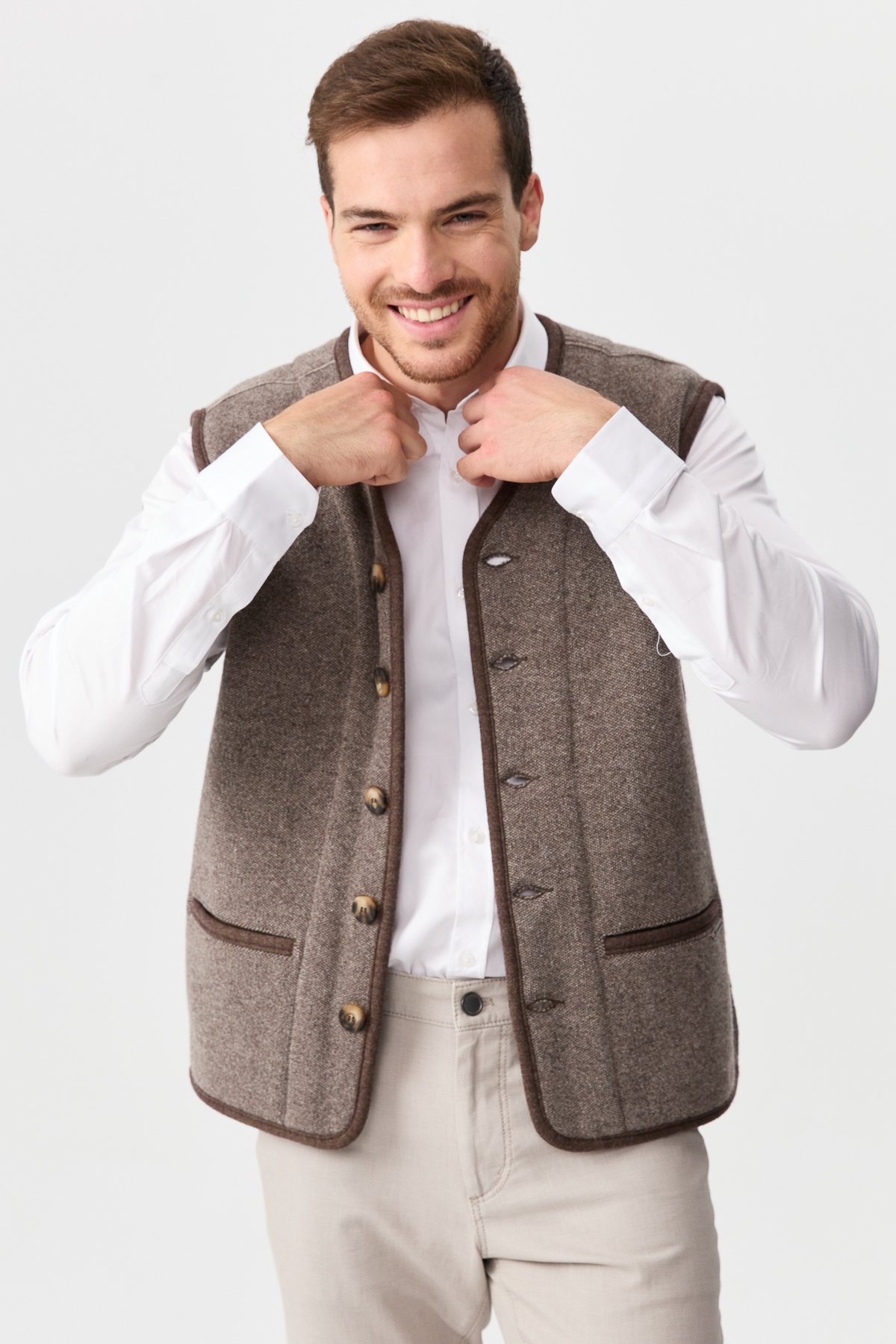 22569Erkek V Yaka Keçe Aksesuarlı Pike Dokuma Yün Yelek Vizon