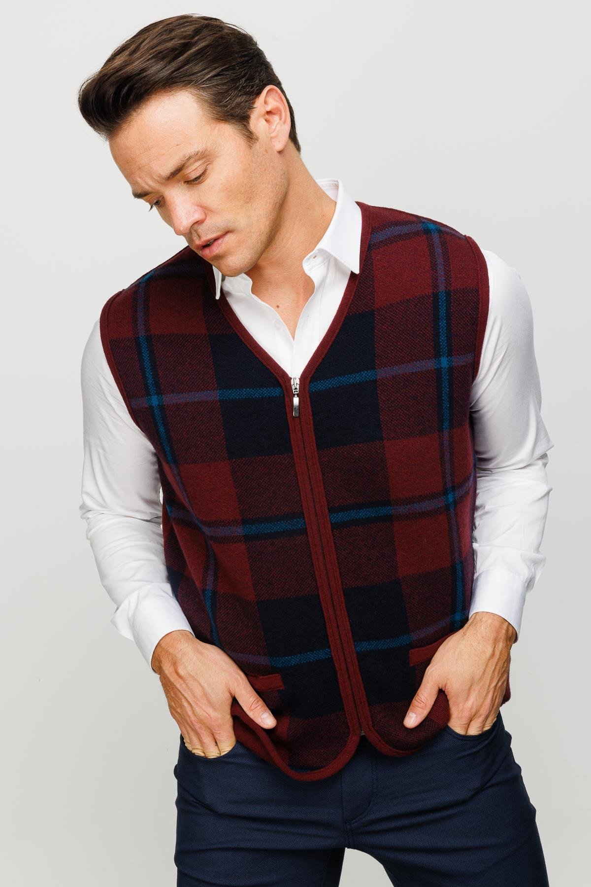 22553Erkek V Yaka Önü Kareli Yelek Bordo
