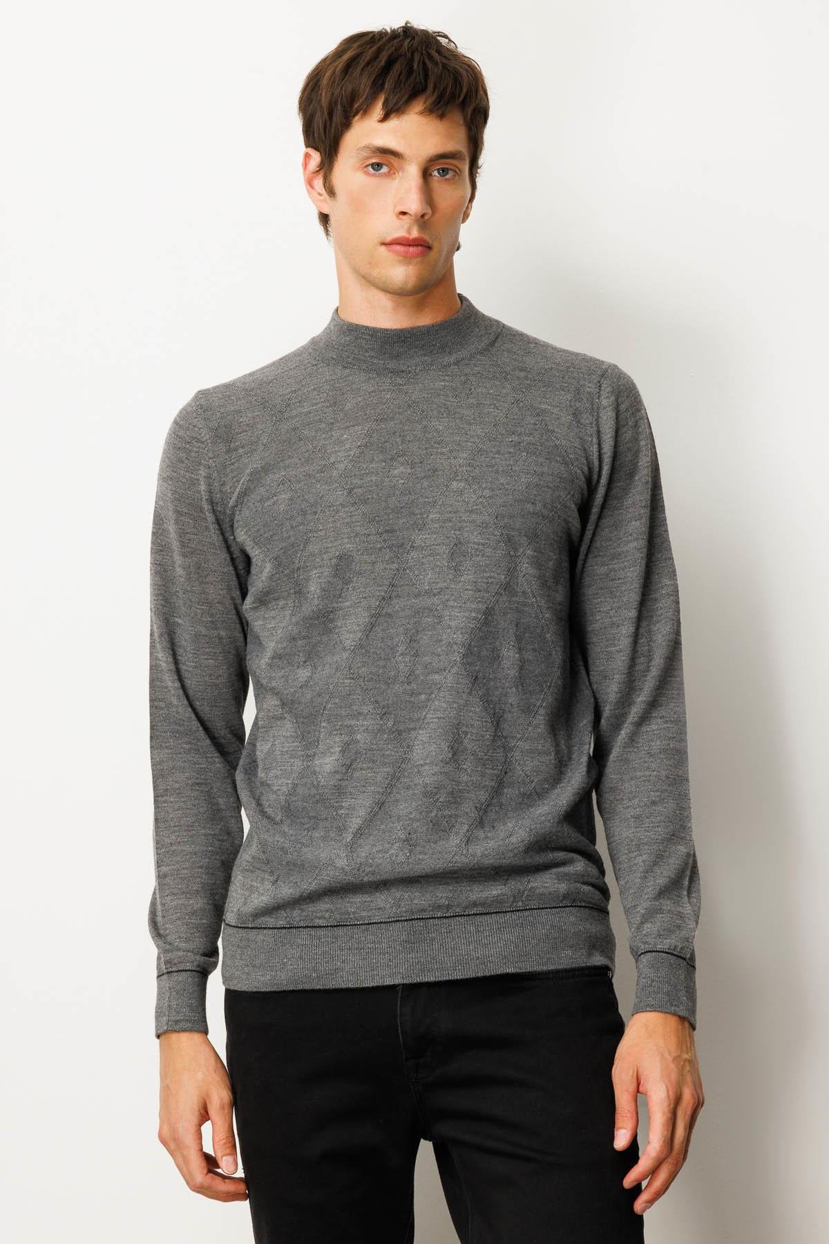 25605Erkek Yarım Balıkçı Yaka Çizgili Baklavalı Yün Kazak Füme