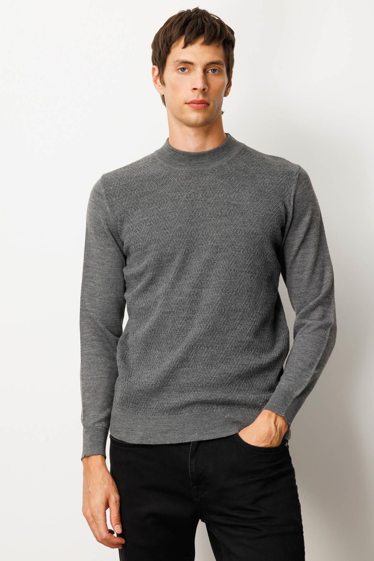 25609Erkek Yarım Balıkçı Yaka Önü Baklavalı Triko Kazak Füme