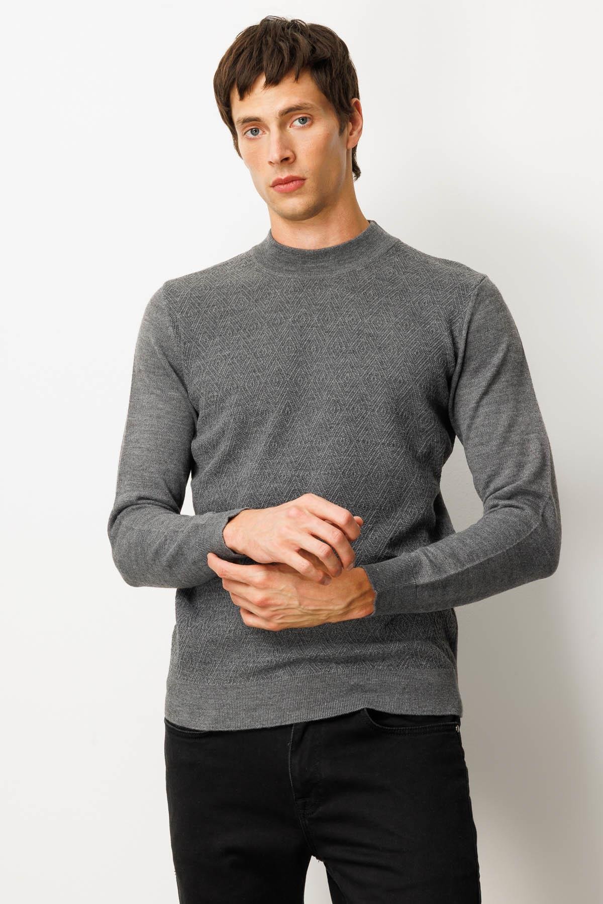 25609Erkek Yarım Balıkçı Yaka Önü Baklavalı Triko Kazak Füme